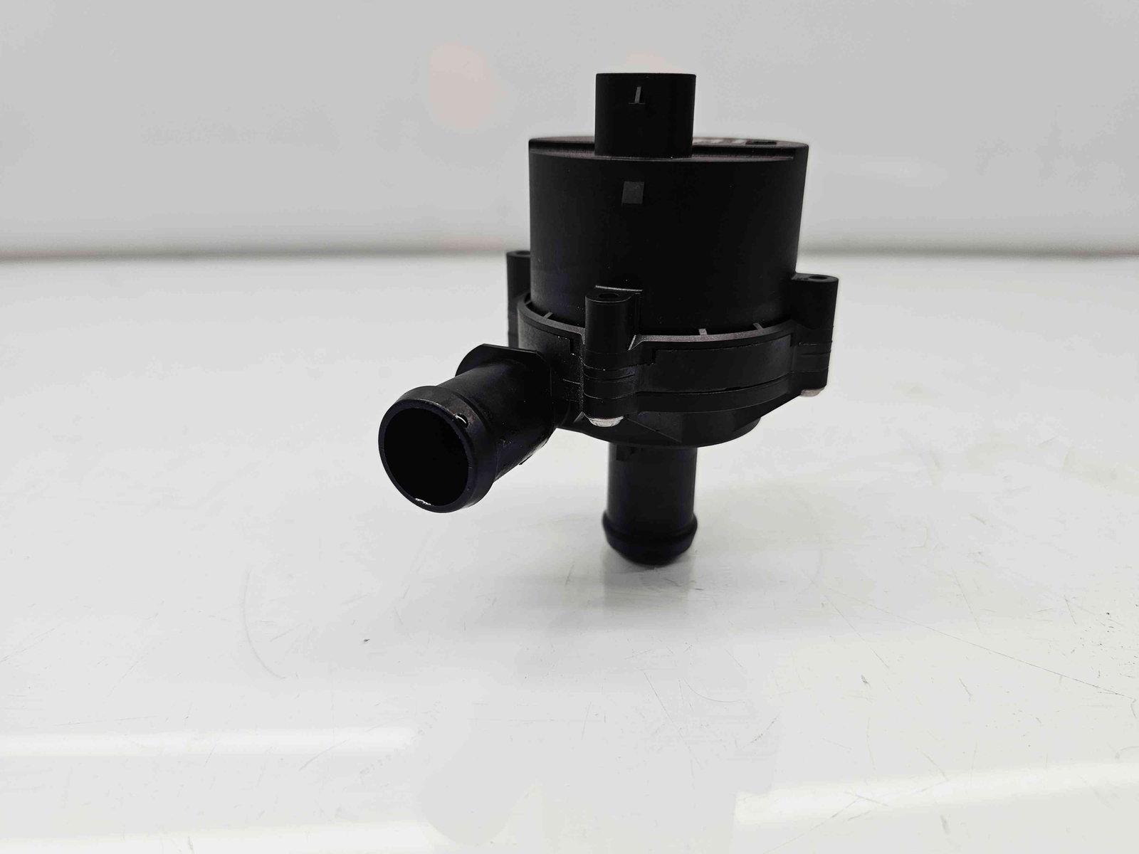 Pompa recirculare apa Seat Ibiza 6 (KJ1) Facelift [Fabr 2017-prezent] 5Q0965567N 1.0 TSI DUSA 85KW / 115CP - imagine 4