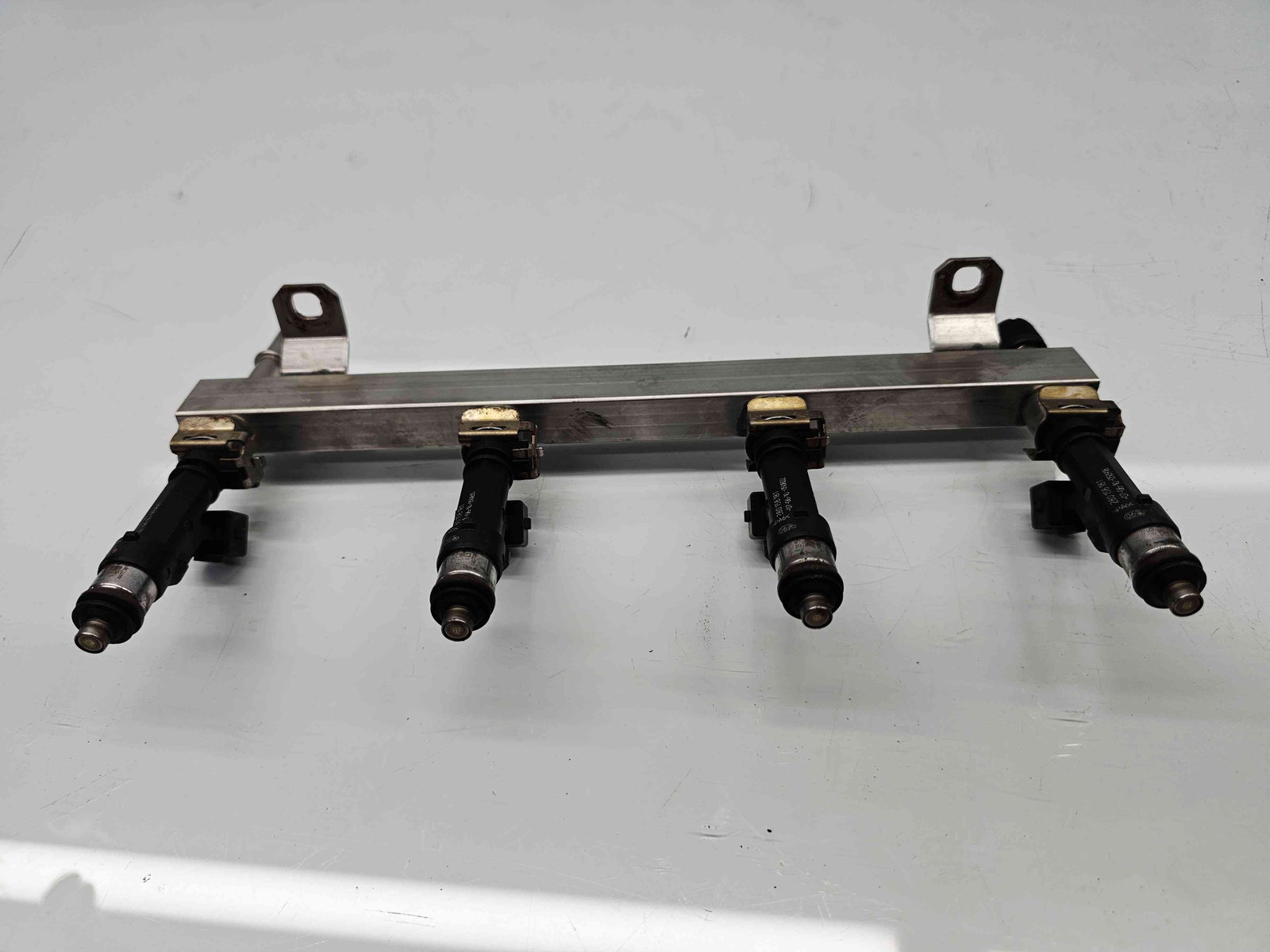 Rampa injectoare Opel Corsa D [Fabr 2006-2013] 55562258 1.4 Benz A14XER 74KW / 100CP - imagine 6