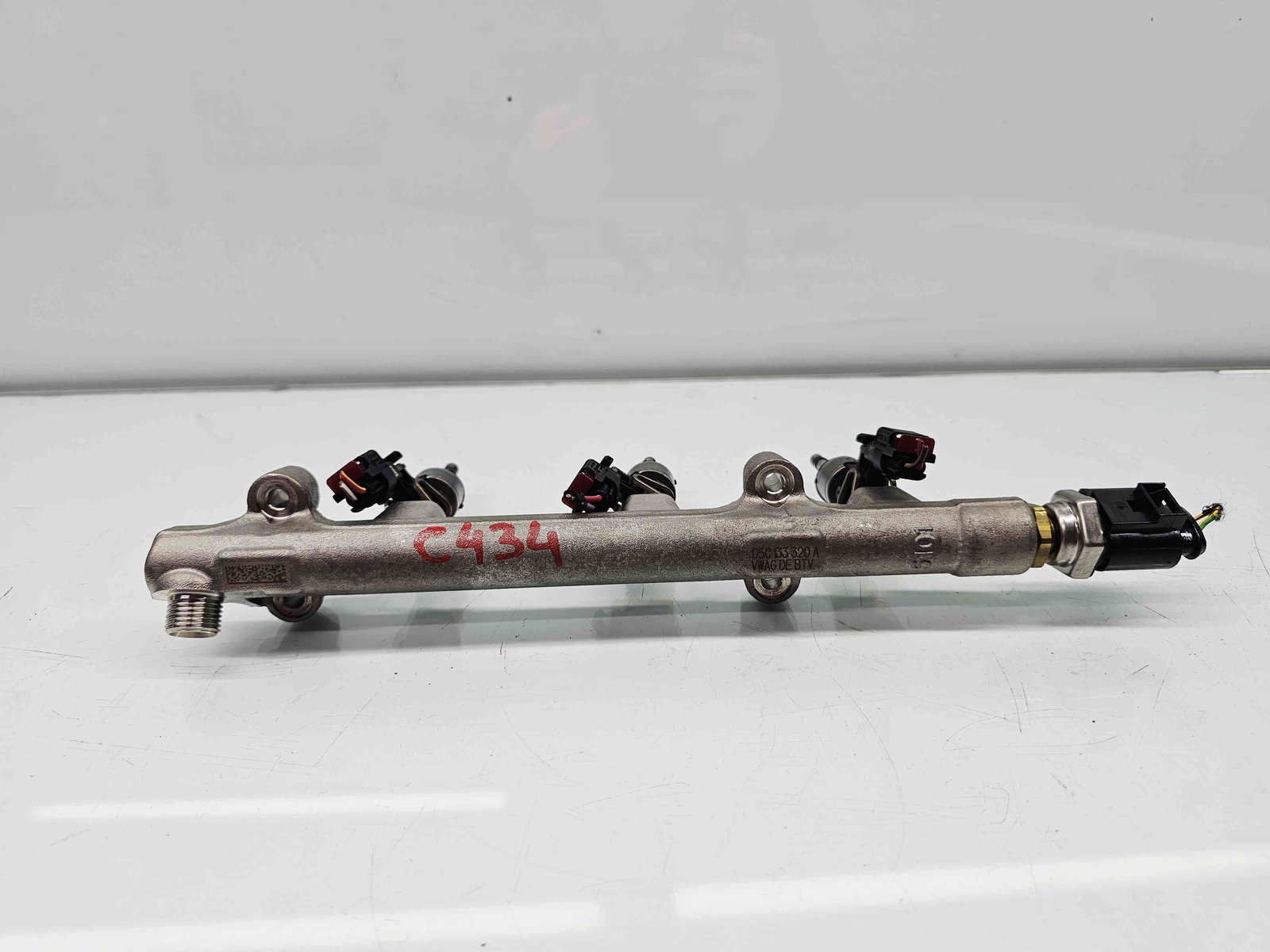 Rampa injectoare Seat Ibiza 6 (KJ1) Facelift [Fabr 2017-prezent] 05C133320A 1.0 TSI DUSA 85KW / 115CP - imagine 2