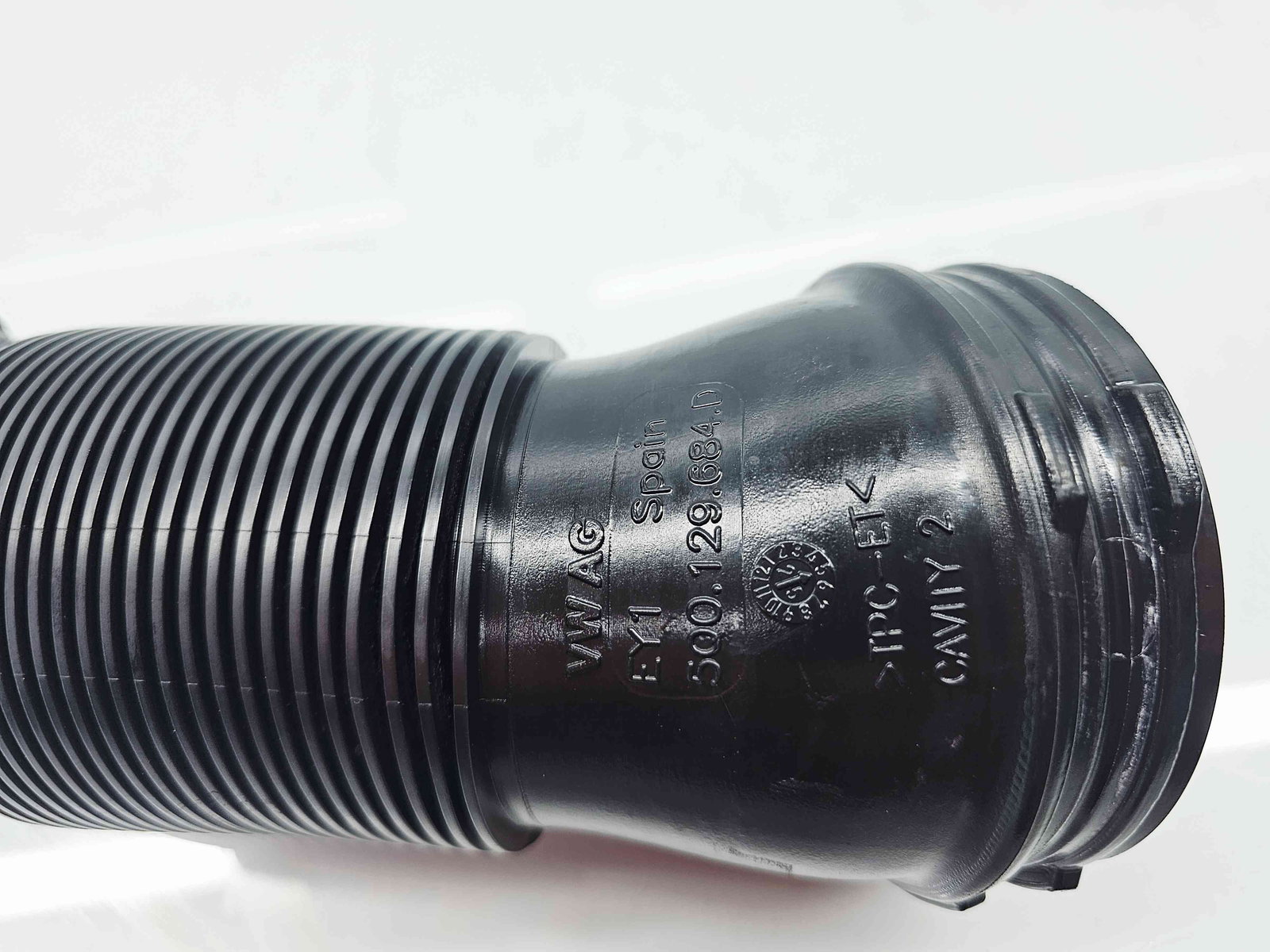 Tub admisie aer Seat Ibiza 6 (KJ1) Facelift [Fabr 2017-prezent] 5Q0129684D 1.0 TSI DUSA 85KW / 115CP - imagine 4