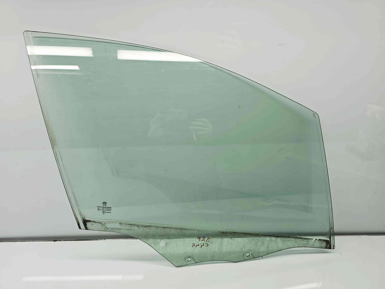 Geam usa dreapta fata Peugeot 2008 [Fabr 2013-prezent] - imagine 1