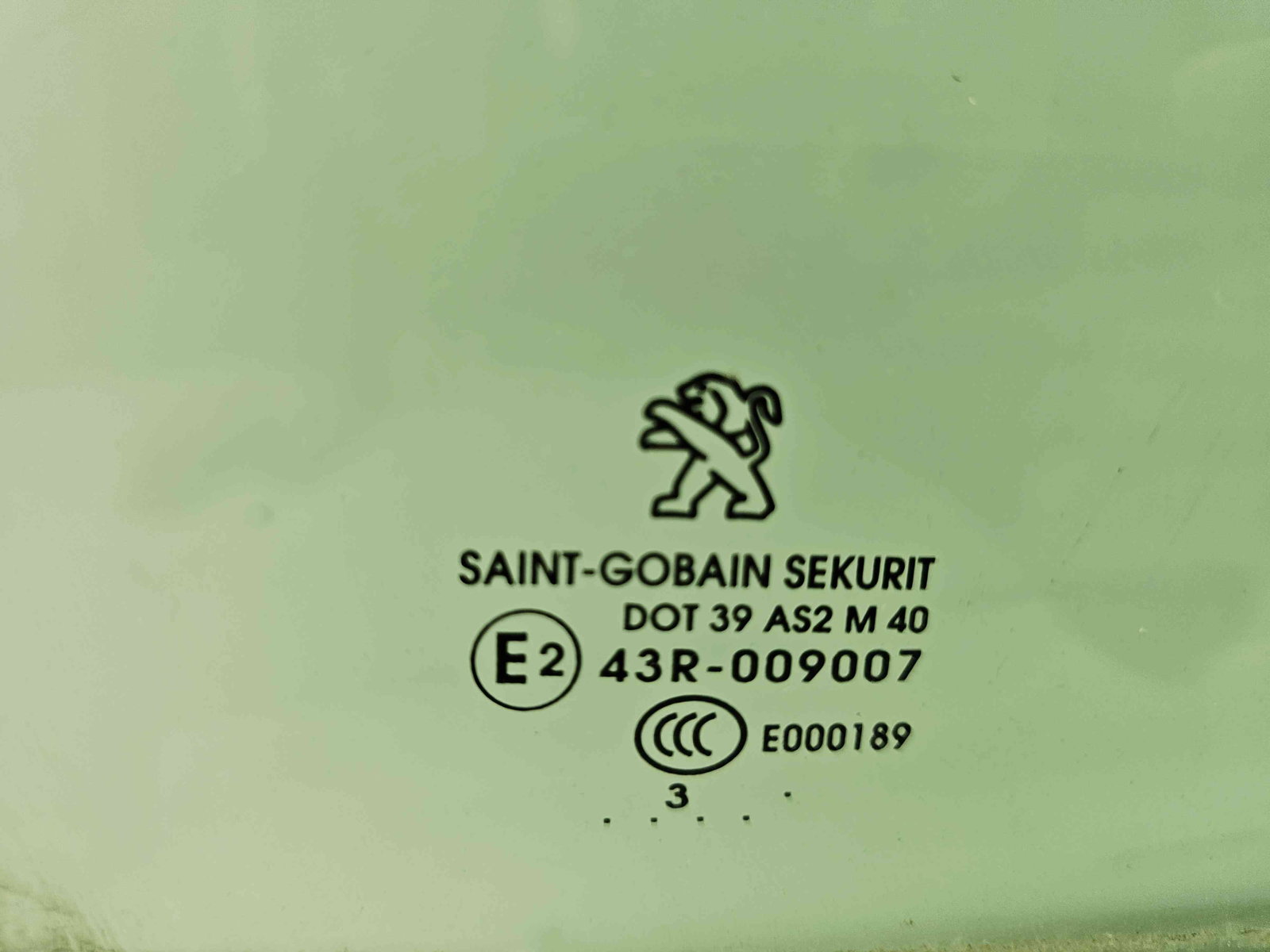 Geam usa dreapta fata Peugeot 2008 [Fabr 2013-prezent] - imagine 2