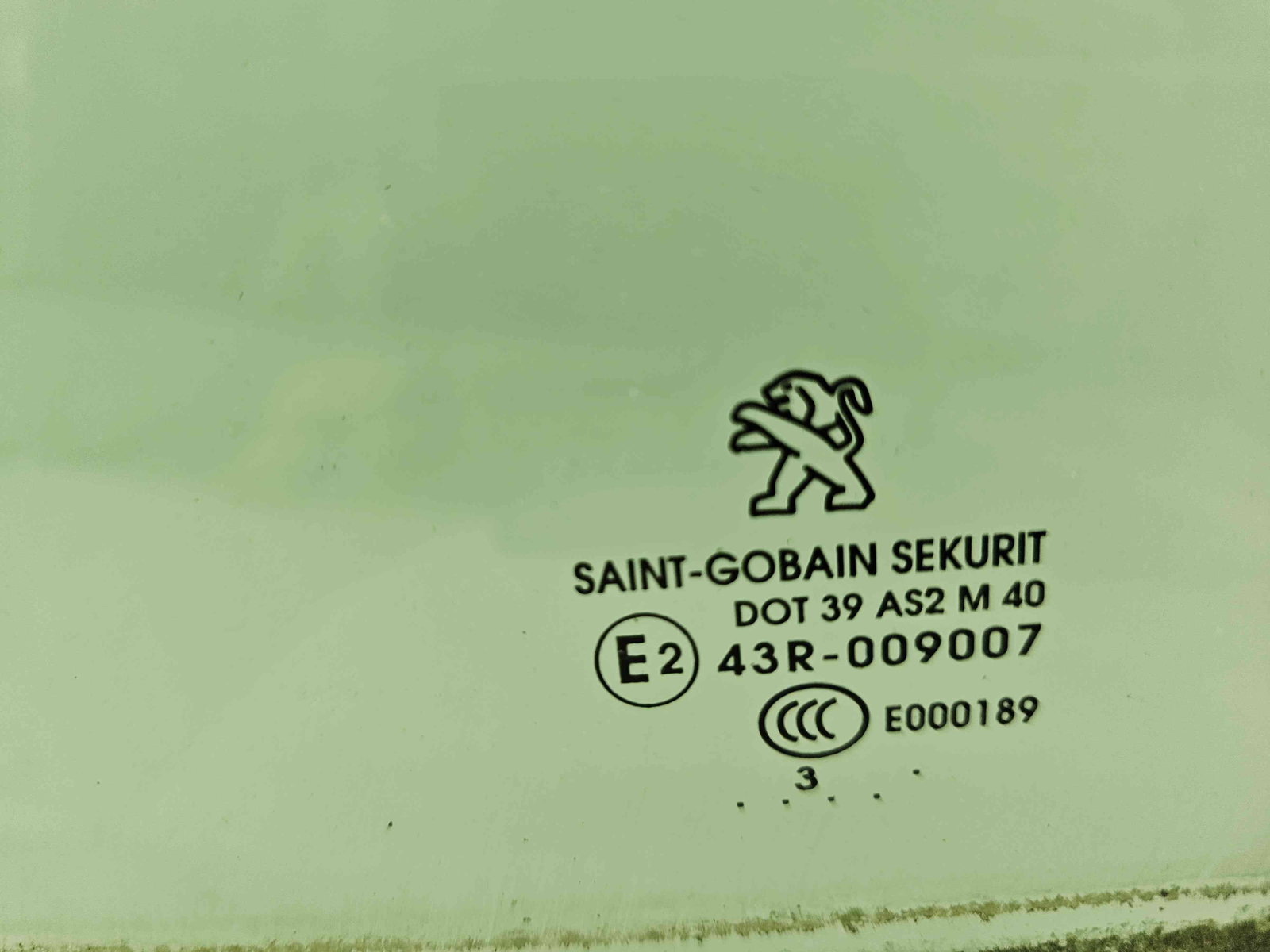 Geam usa stanga fata Peugeot 2008 [Fabr 2013-prezent] - imagine 2