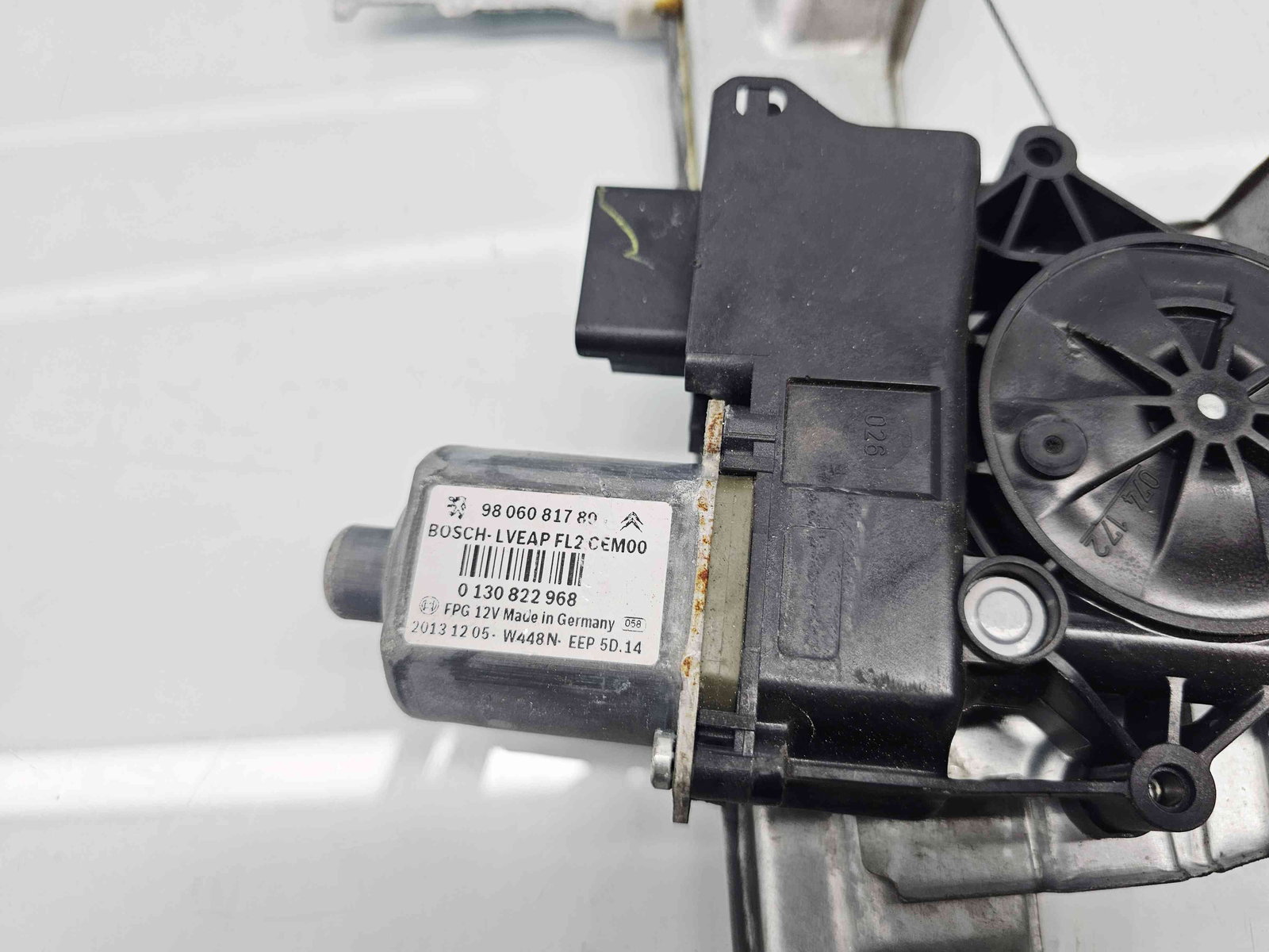 Macara electrica geam dreapta fata Peugeot 2008 [Fabr 2013-prezent] - imagine 2