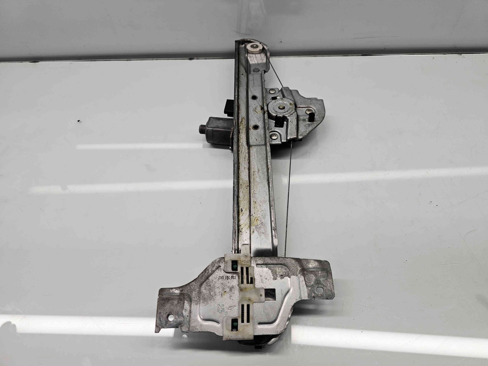 Macara electrica geam stanga fata Peugeot 2008 [Fabr 2013-prezent] - imagine 1