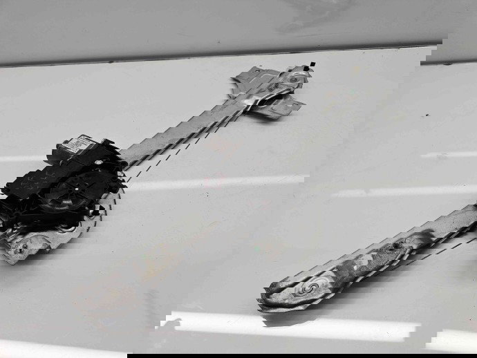 Macara electrica geam stanga fata Peugeot 2008 [Fabr 2013-prezent]