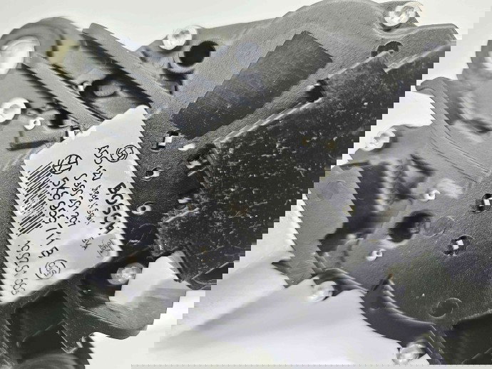  Motoras stergator haion Volkswagen Golf 6 (5K1) GTD [Fabr 2009-2013] 5K6955711B