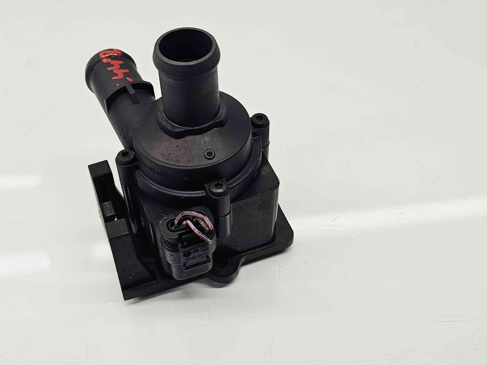 Pompa recirculare apa Audi A5 Sportback (8TA) Facelift [Fabr 2009-2015] 06H121601J 2.0 TDI CGLC 130KW / 177CP - imagine 1