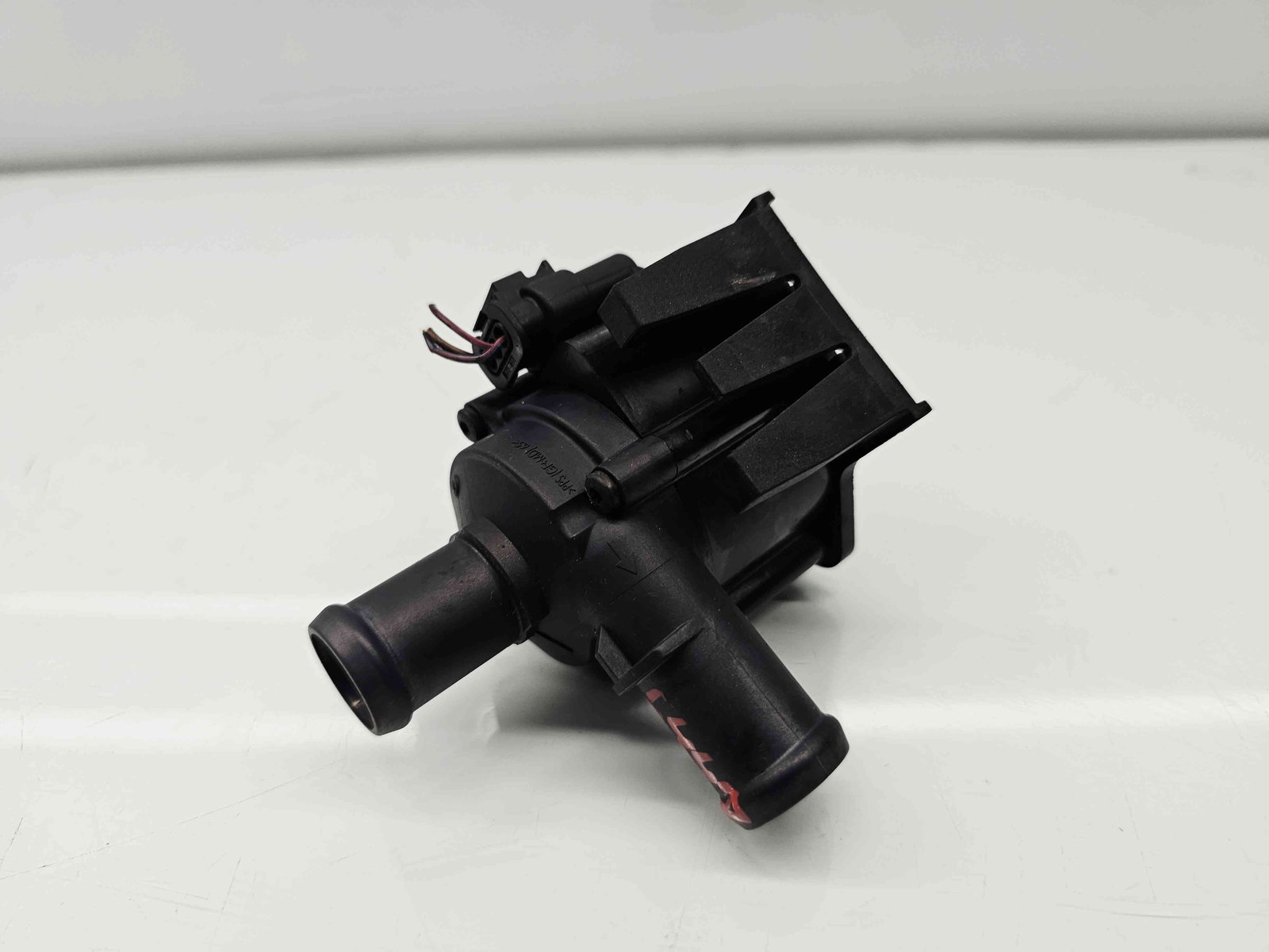 Pompa recirculare apa Audi A5 Sportback (8TA) Facelift [Fabr 2009-2015] 06H121601J 2.0 TDI CGLC 130KW / 177CP - imagine 4