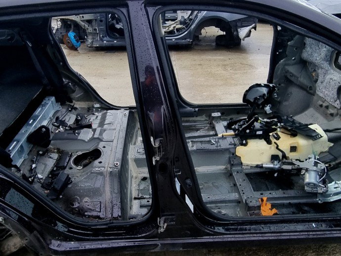 Stalp dreapta spate Nissan Qashqai (2) [Fabr 2013-2017] 1.5 DCI K9K 81KW / 110CP