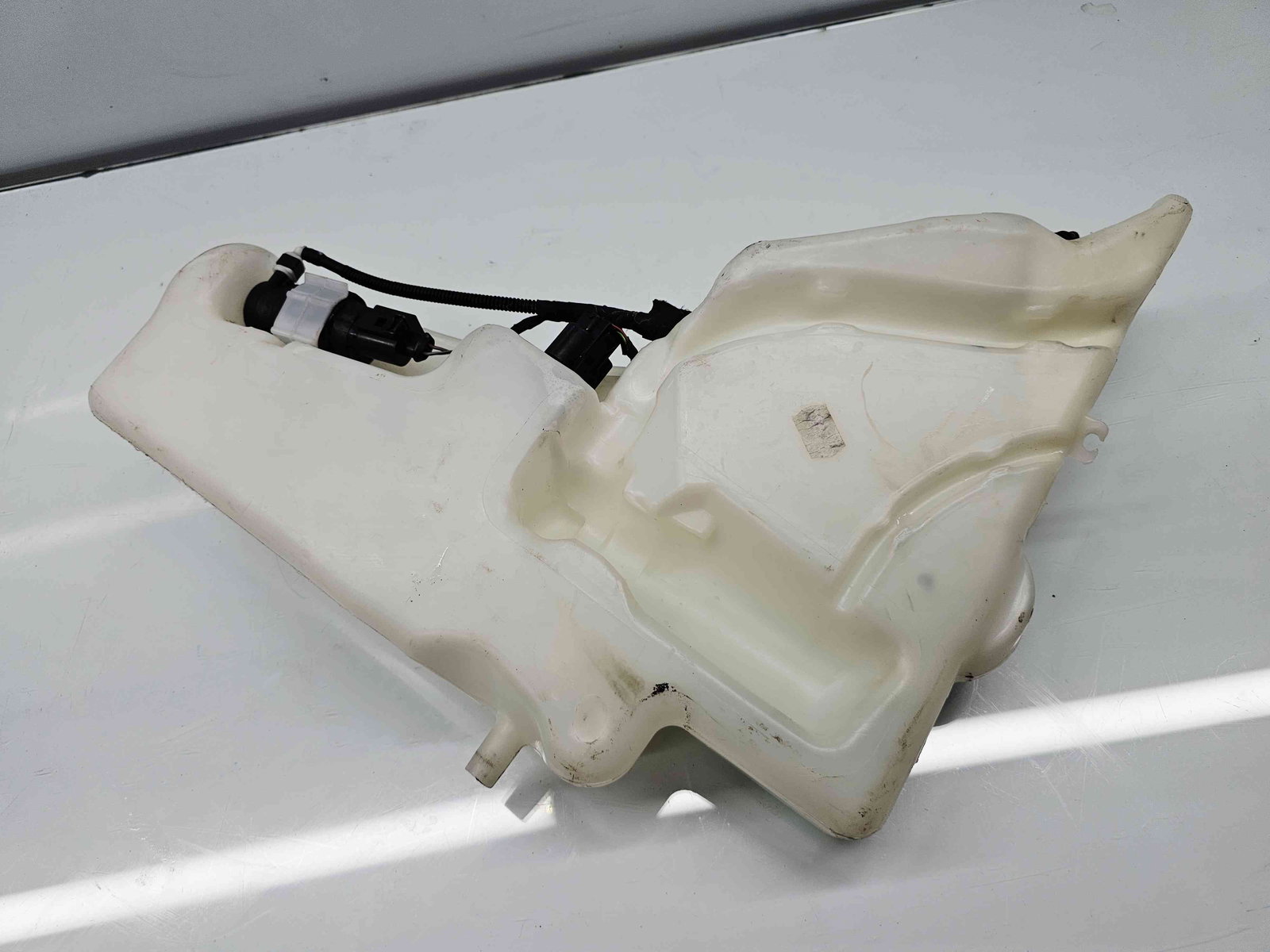 Vas lichid parbriz Audi A5 Sportback (8TA) Facelift [Fabr 2009-2015] 8T0955453B - imagine 5