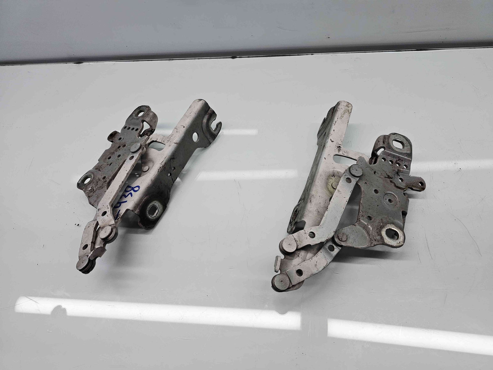 Set balamale capota Bmw 1 (F20) Facelift [Fabr 2011-2017] 300 Alpinweiss III - imagine 5