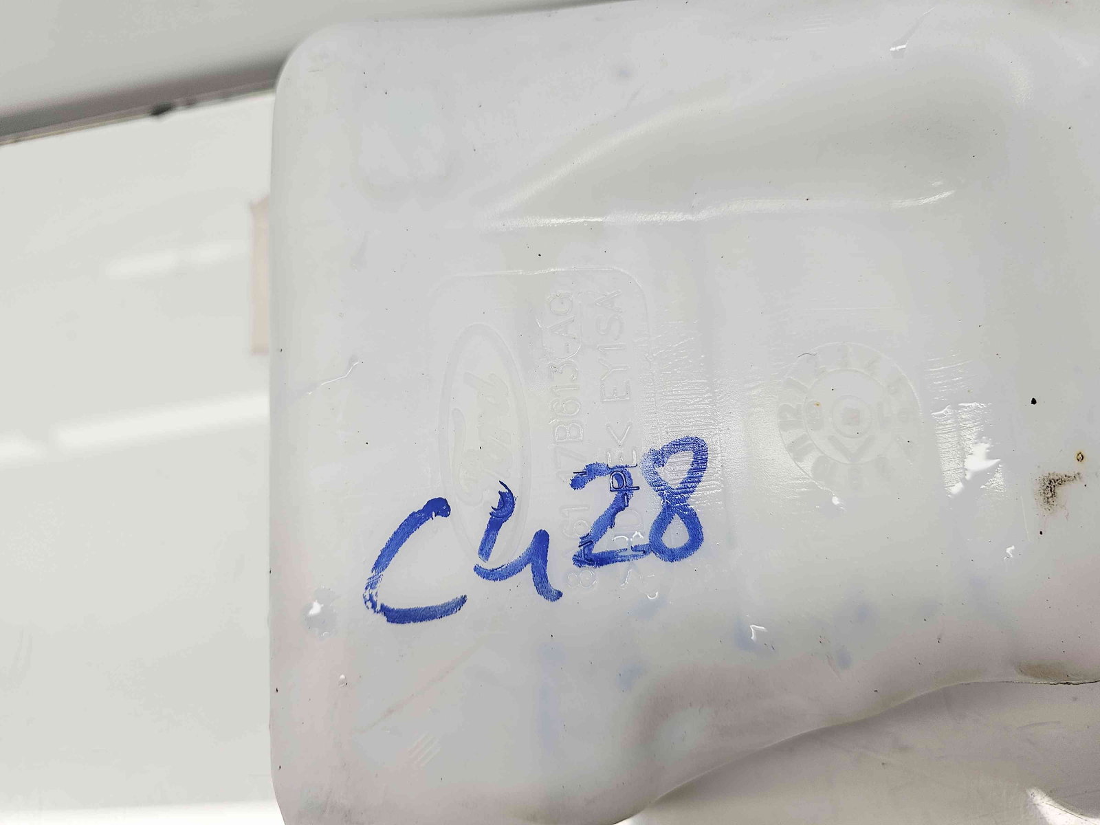 Vas lichid parbriz Ford Fiesta 6 facelift [Fabr 2008-2019] 8A61 17B613-AG - imagine 2