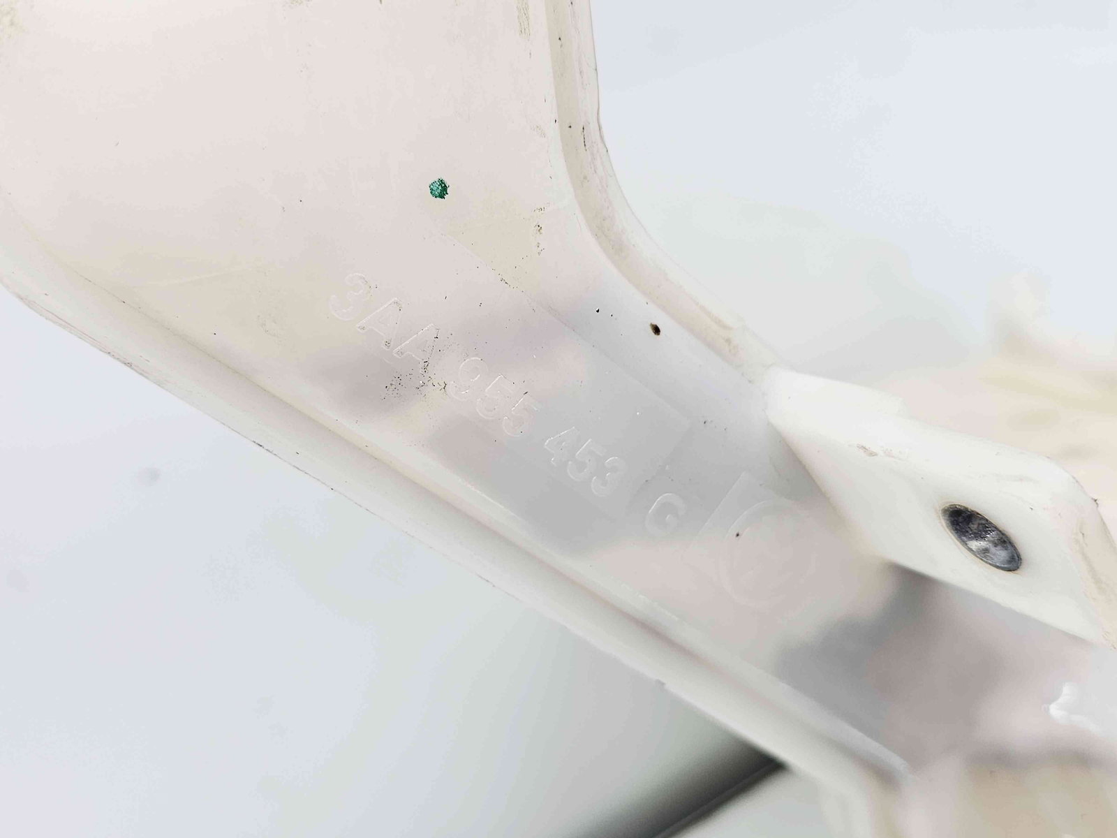 Vas lichid parbriz Volkswagen Passat B7 (362) [Fabr 2010-2014] 3AA955453G - imagine 2