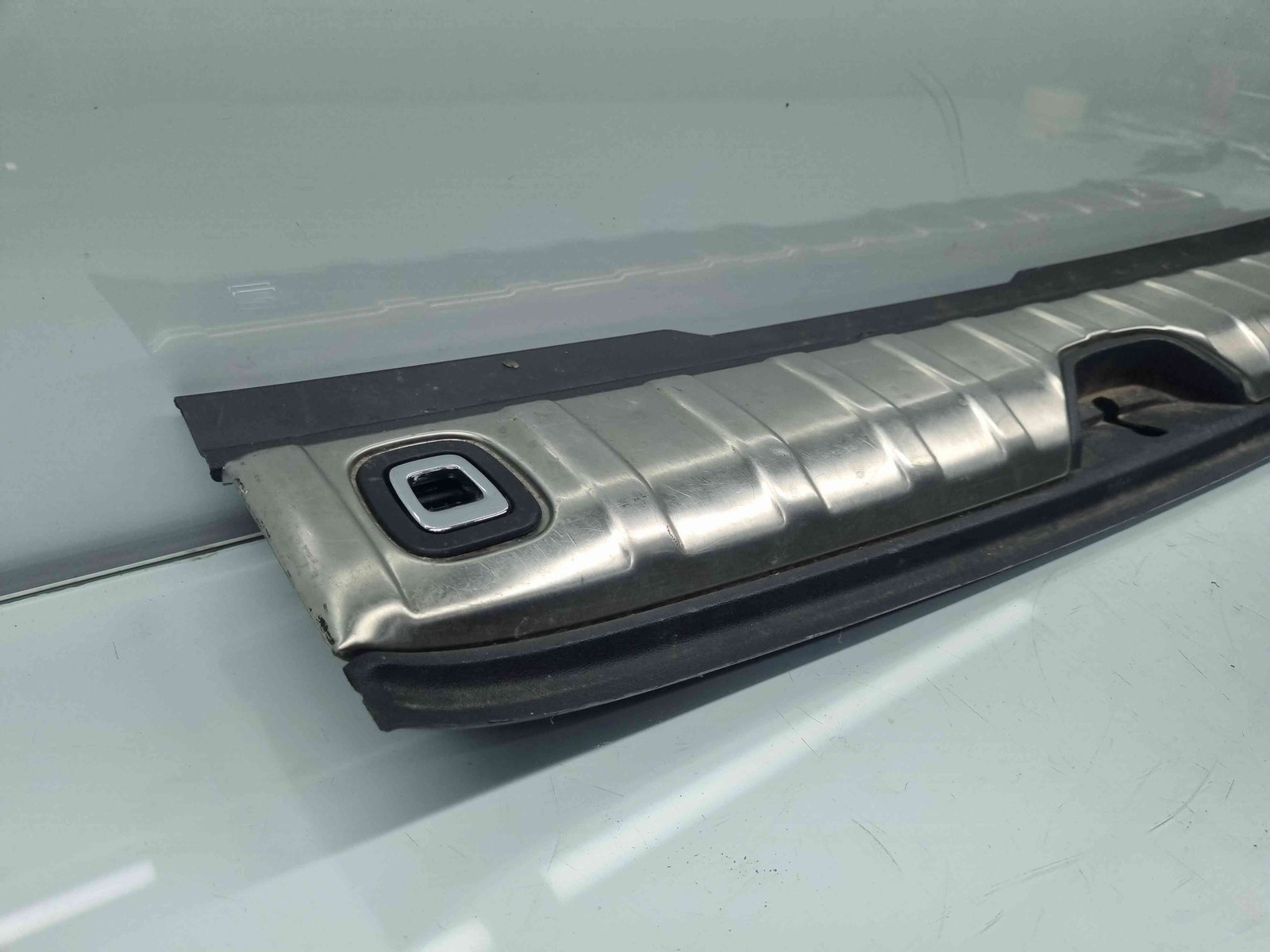 Ornament portbagaj Peugeot 2008 [Fabr 2013-prezent] 9801438577 - imagine 3