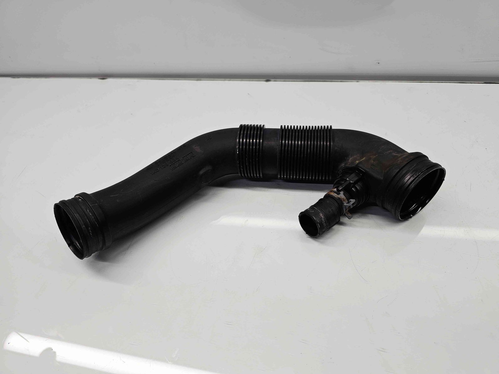 Tub admisie aer Volkswagen Golf 5 (1K1) [Fabr 2004-2008] 1K0129684 1.6 Benz BSE 75KW / 102CP - imagine 2