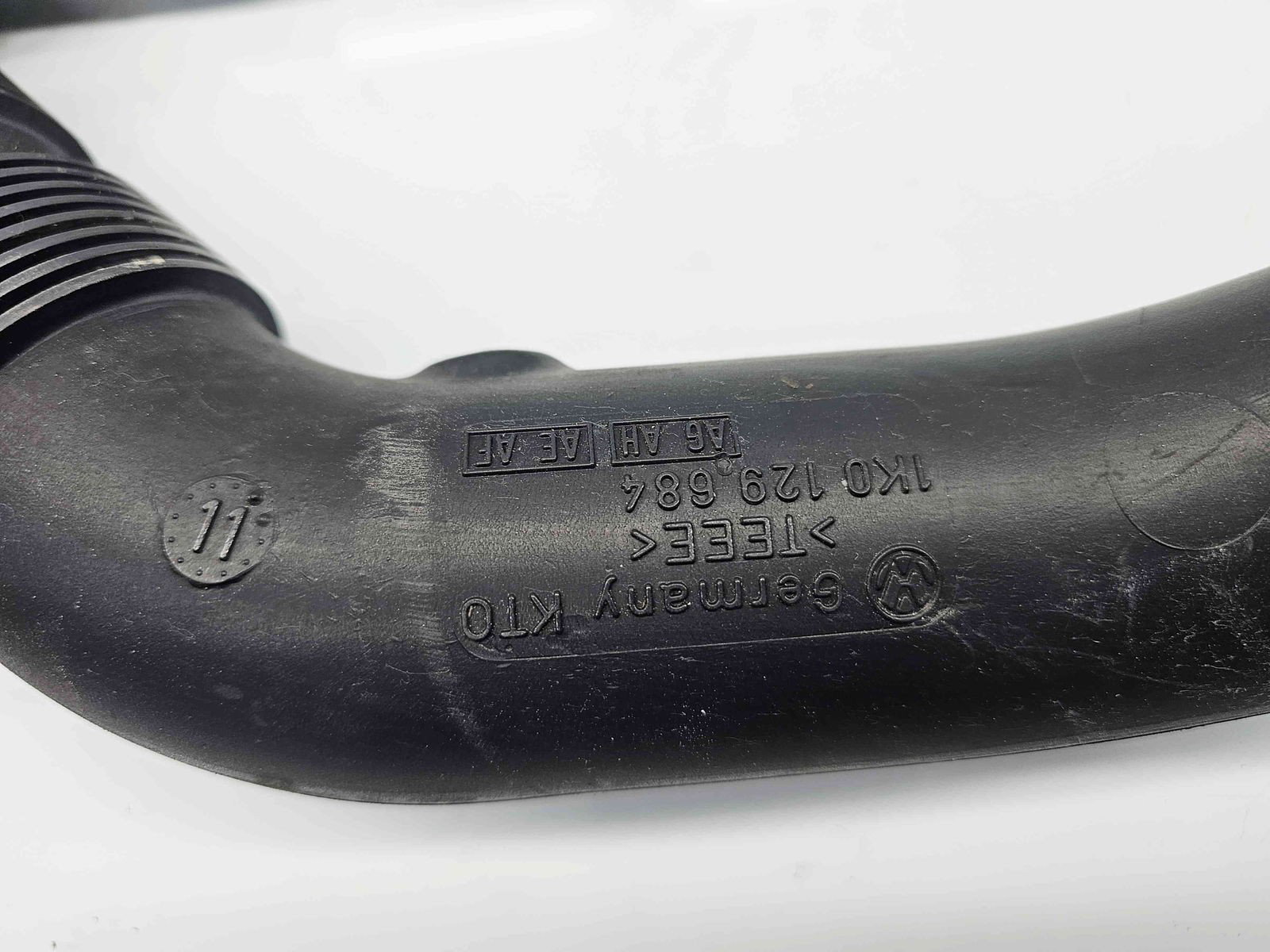 Tub admisie aer Volkswagen Golf 5 (1K1) [Fabr 2004-2008] 1K0129684 1.6 Benz BSE 75KW / 102CP - imagine 3