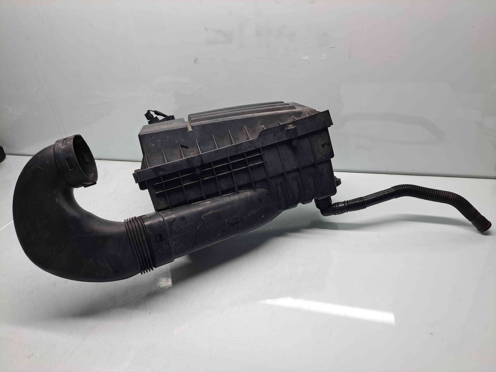 Carcasa filtru aer Skoda Superb II Combi (3T5) Facelift [Fabr 2009-2015] 3C0129607BC 2.0 TDI CFGB 125KW / 170CP - imagine 1