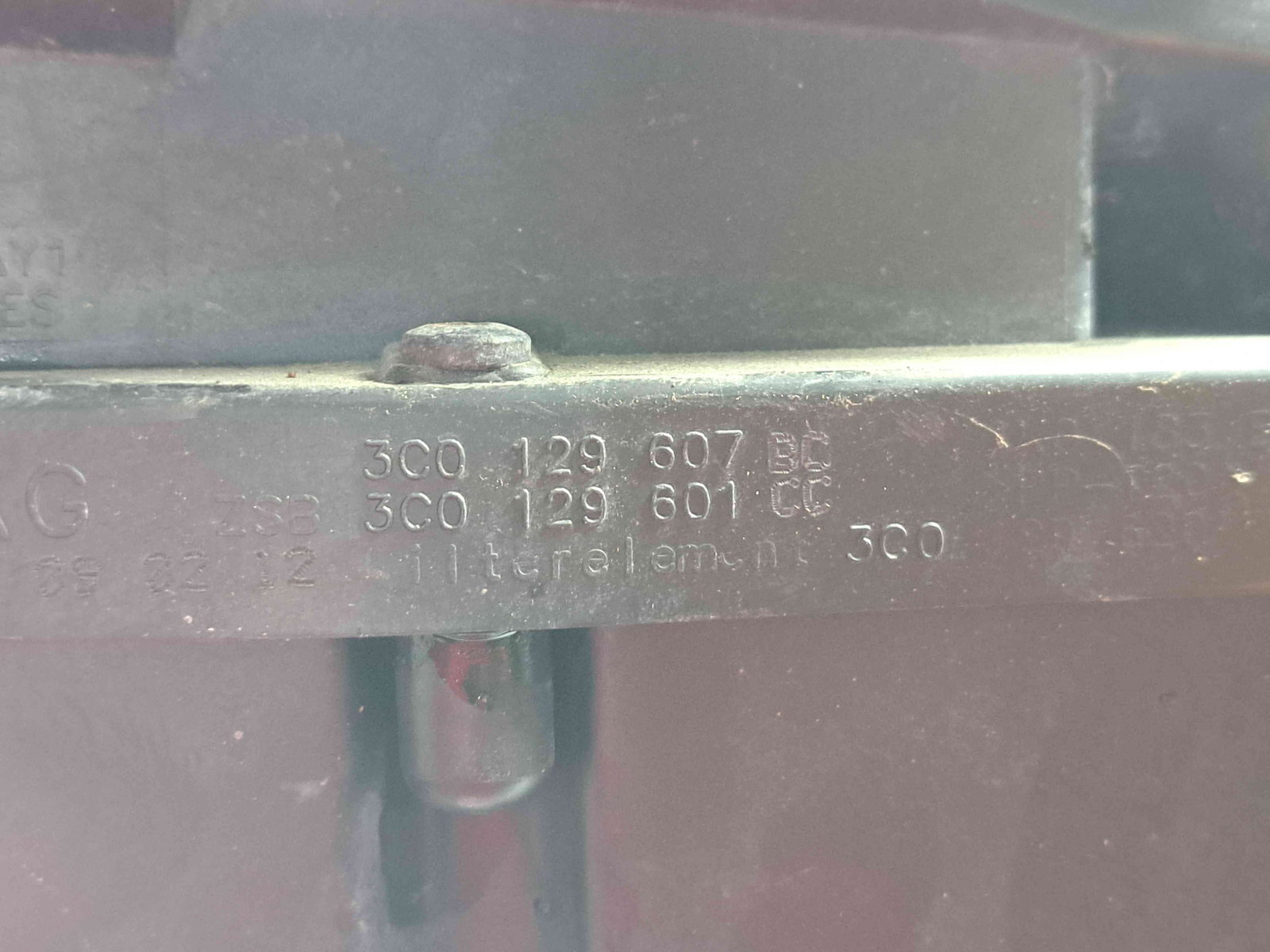 Carcasa filtru aer Skoda Superb II Combi (3T5) Facelift [Fabr 2009-2015] 3C0129607BC 2.0 TDI CFGB 125KW / 170CP - imagine 4