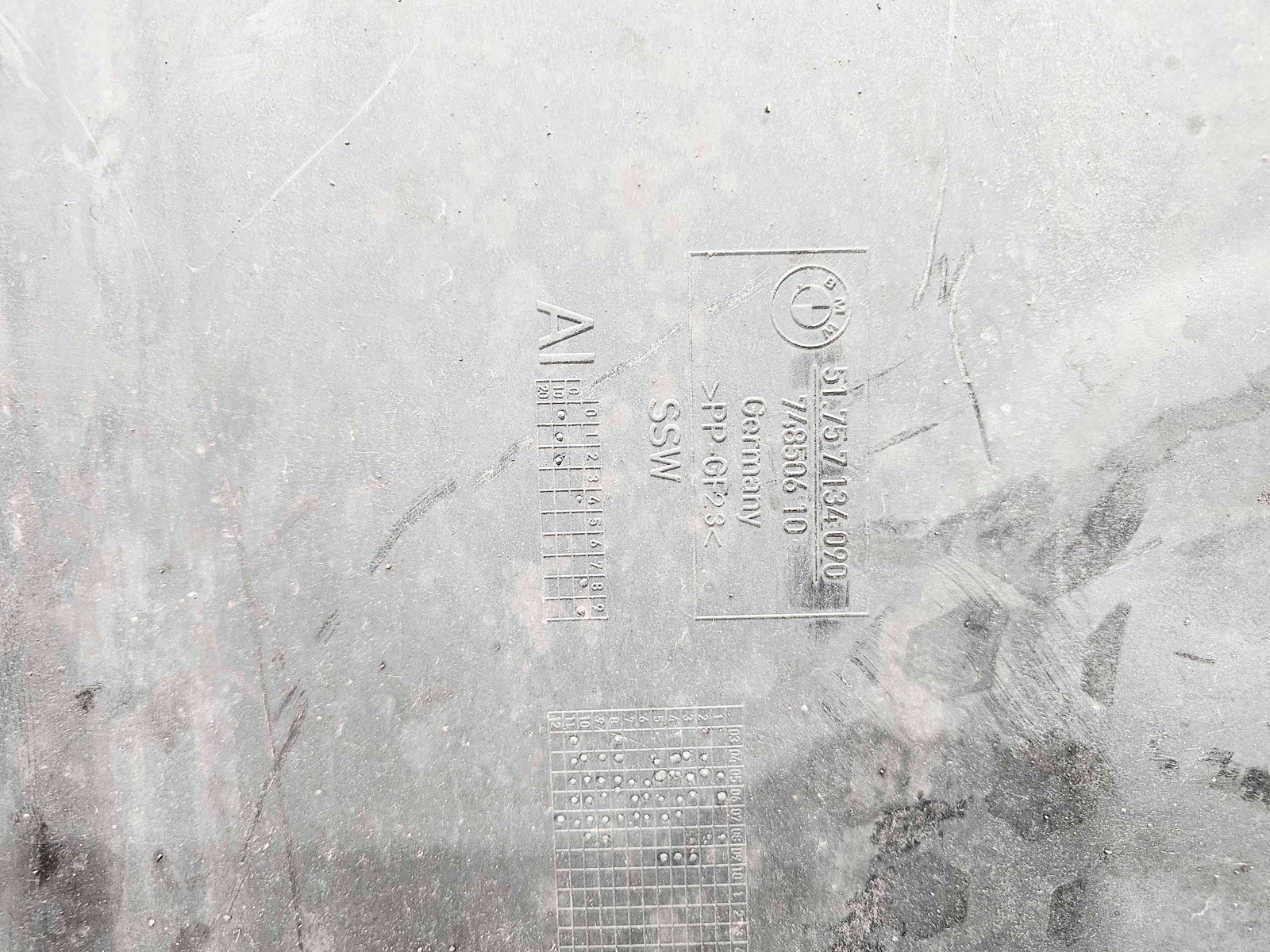 Scut motor Bmw 3 (E90) [Fabr 2005-2011] 7134090 - imagine 5