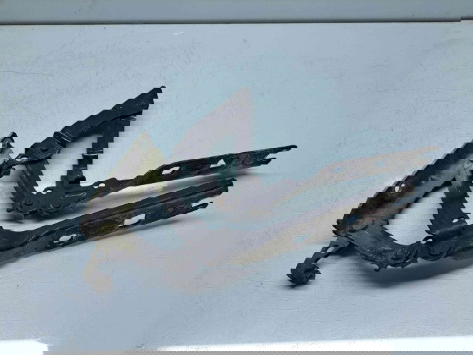 Set balamale capota Volkswagen Golf 6 (5K1) GTD [Fabr 2009-2013] 5K0823302B / 5K0823301B