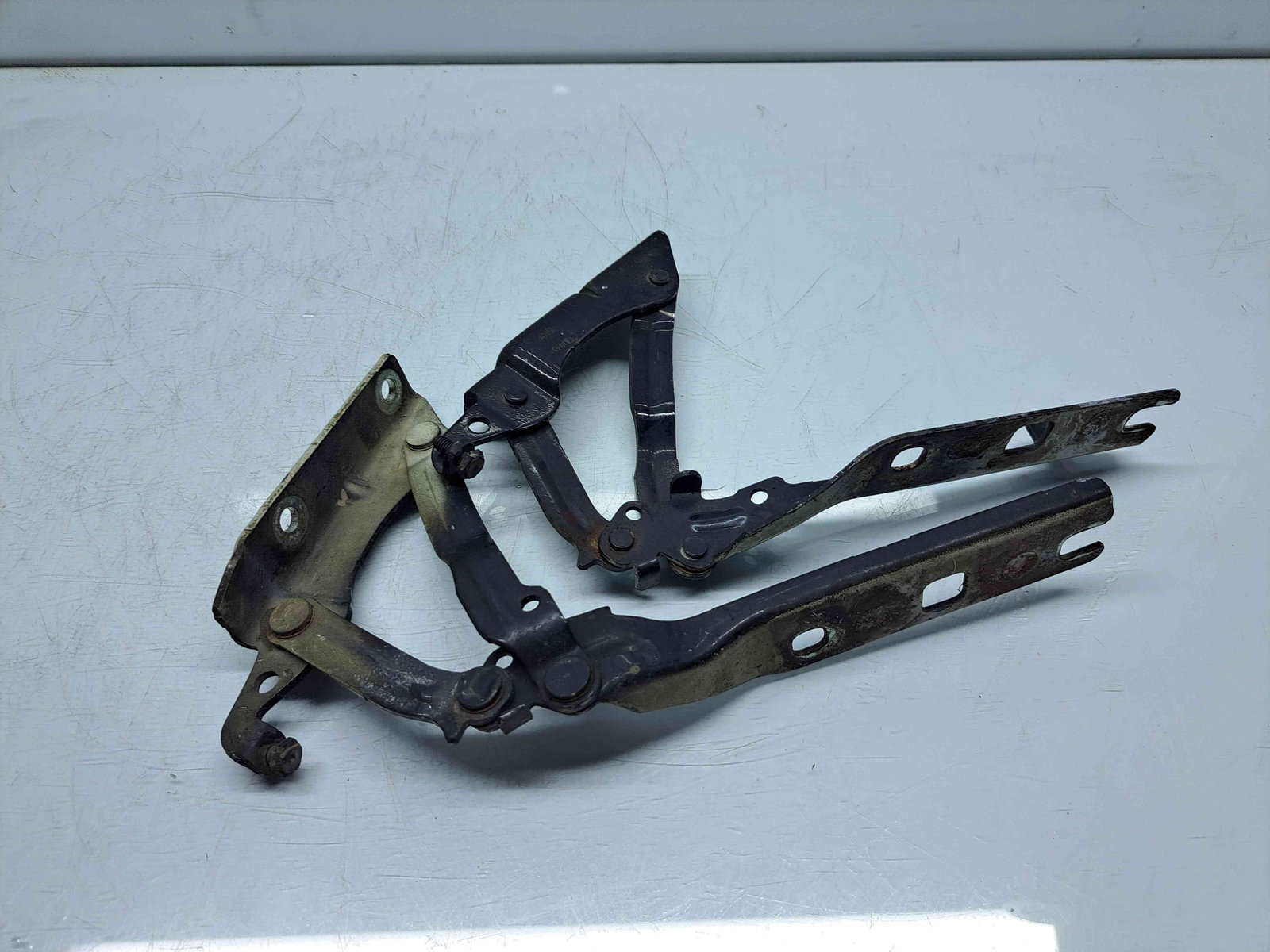 Set balamale capota Volkswagen Golf 6 (5K1) GTD [Fabr 2009-2013] 5K0823302B / 5K0823301B - imagine 2