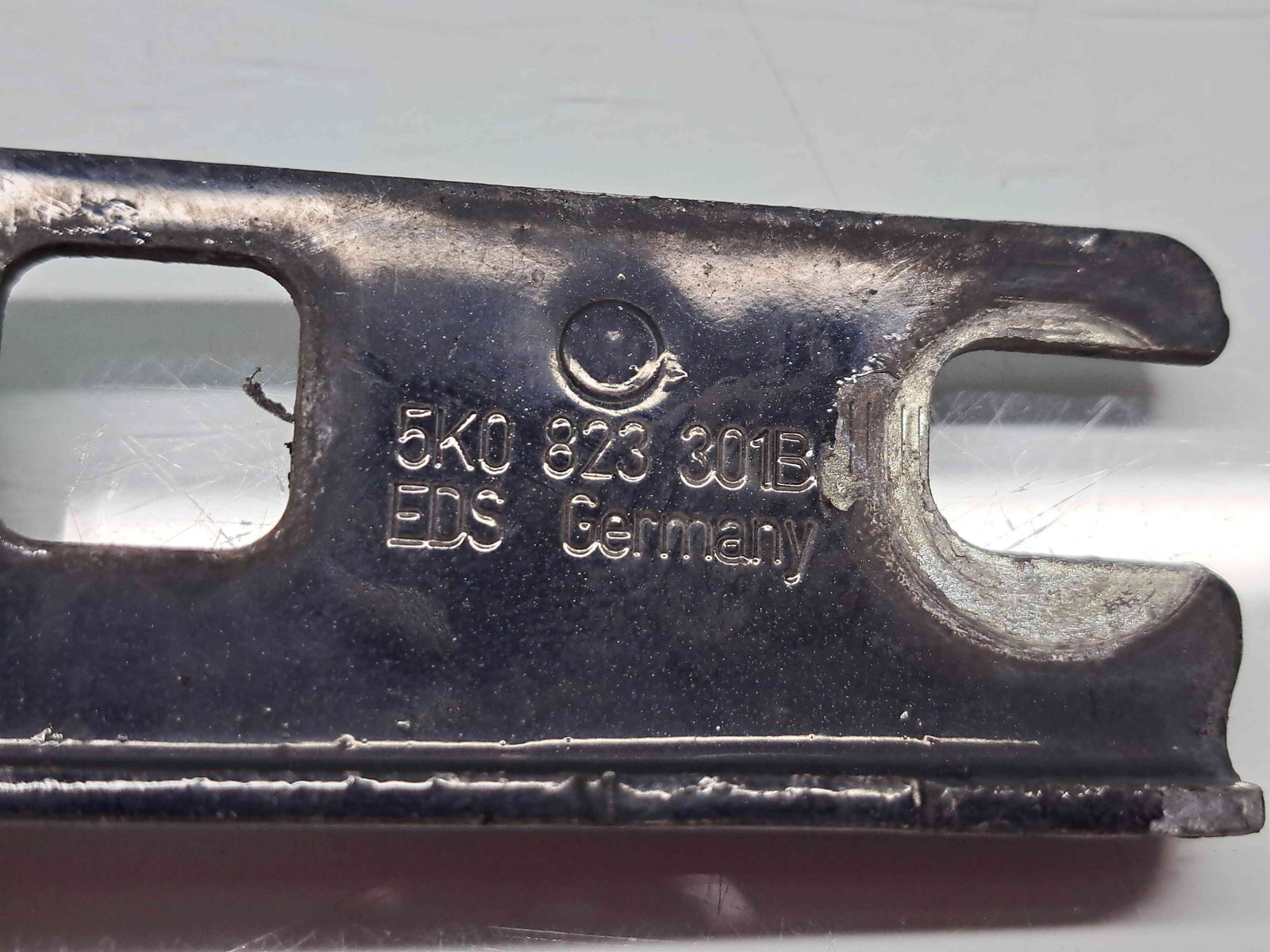 Set balamale capota Volkswagen Golf 6 (5K1) GTD [Fabr 2009-2013] 5K0823302B / 5K0823301B - imagine 3