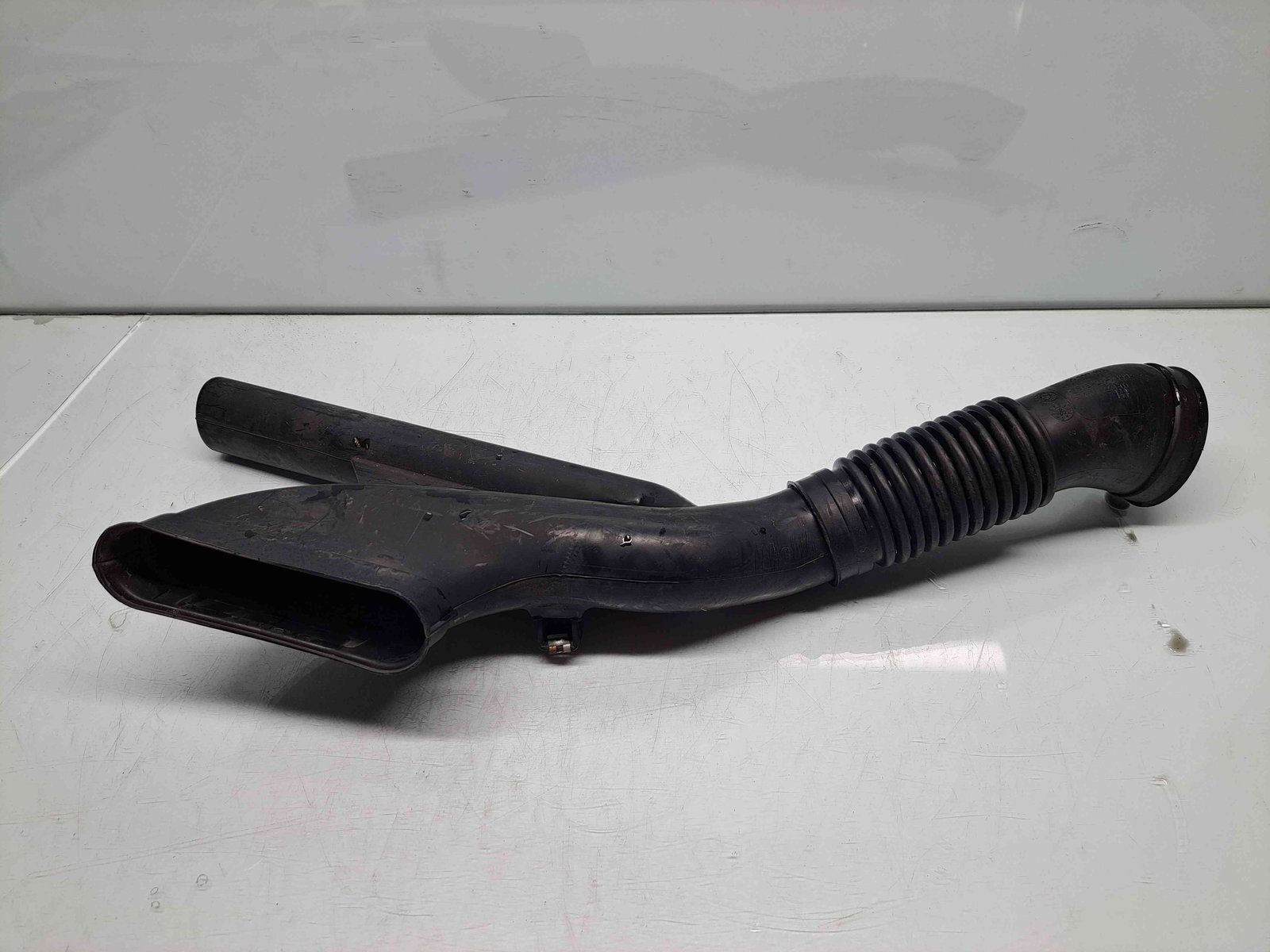 Tub admisie aer Opel Corsa D [Fabr 2006-2013] 495204024 1.4 Benz A14XER 74KW / 100CP - imagine 2