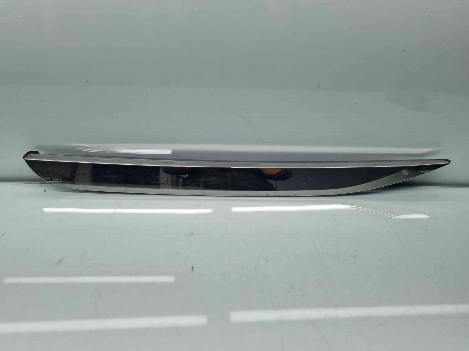 Ornament usa stanga spate Peugeot 2008 [Fabr 2013-prezent] 9806404877 - imagine 1