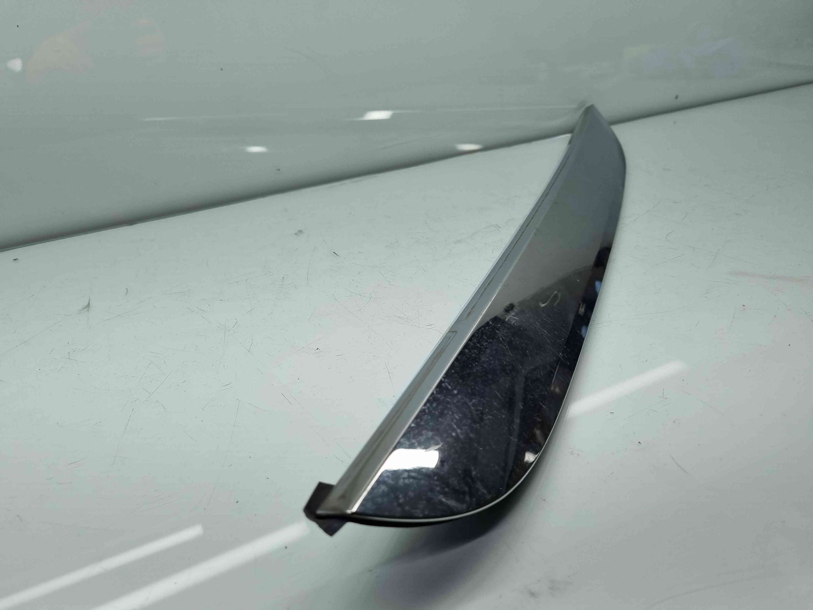 Ornament usa stanga spate Peugeot 2008 [Fabr 2013-prezent] 9806404877 - imagine 2