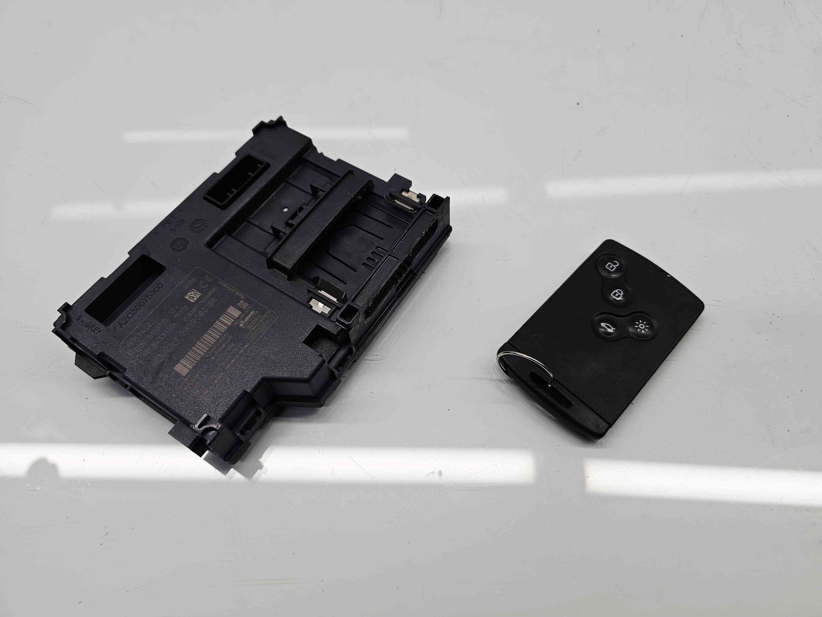 Contact cu cheie Renault Clio 4 [Fabr 2012-prezent] 285908018R 1.5 dCi K9K60866KW / 90CP - imagine 1