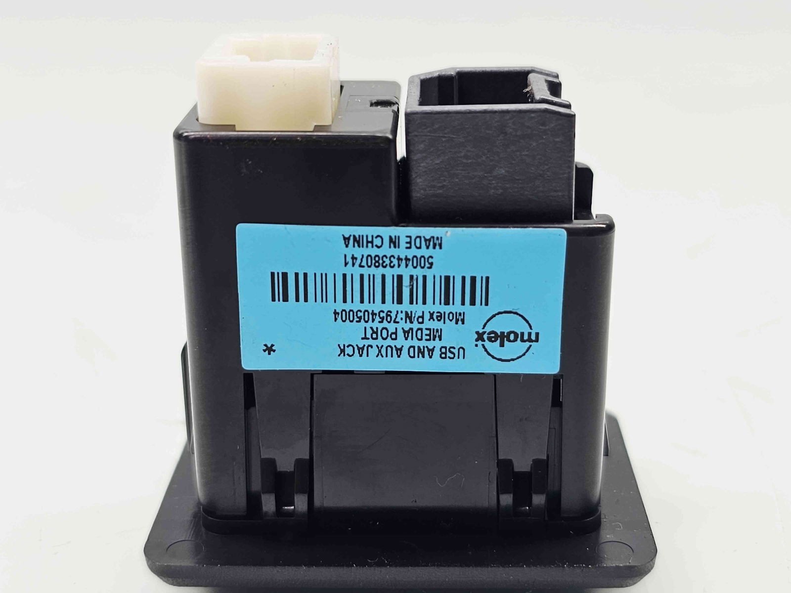 Conector auxiliar USB Nissan X-Trail (T32) [Fabr 2013-prezent] 795405004 - imagine 4