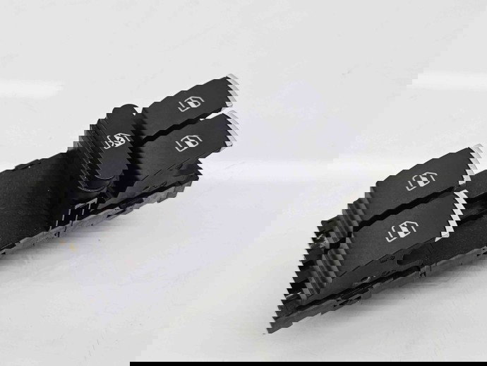  Butoane comanda geamuri sofer   Volkswagen Tiguan (5N) [Fabr 2007-2016] 5K4959857