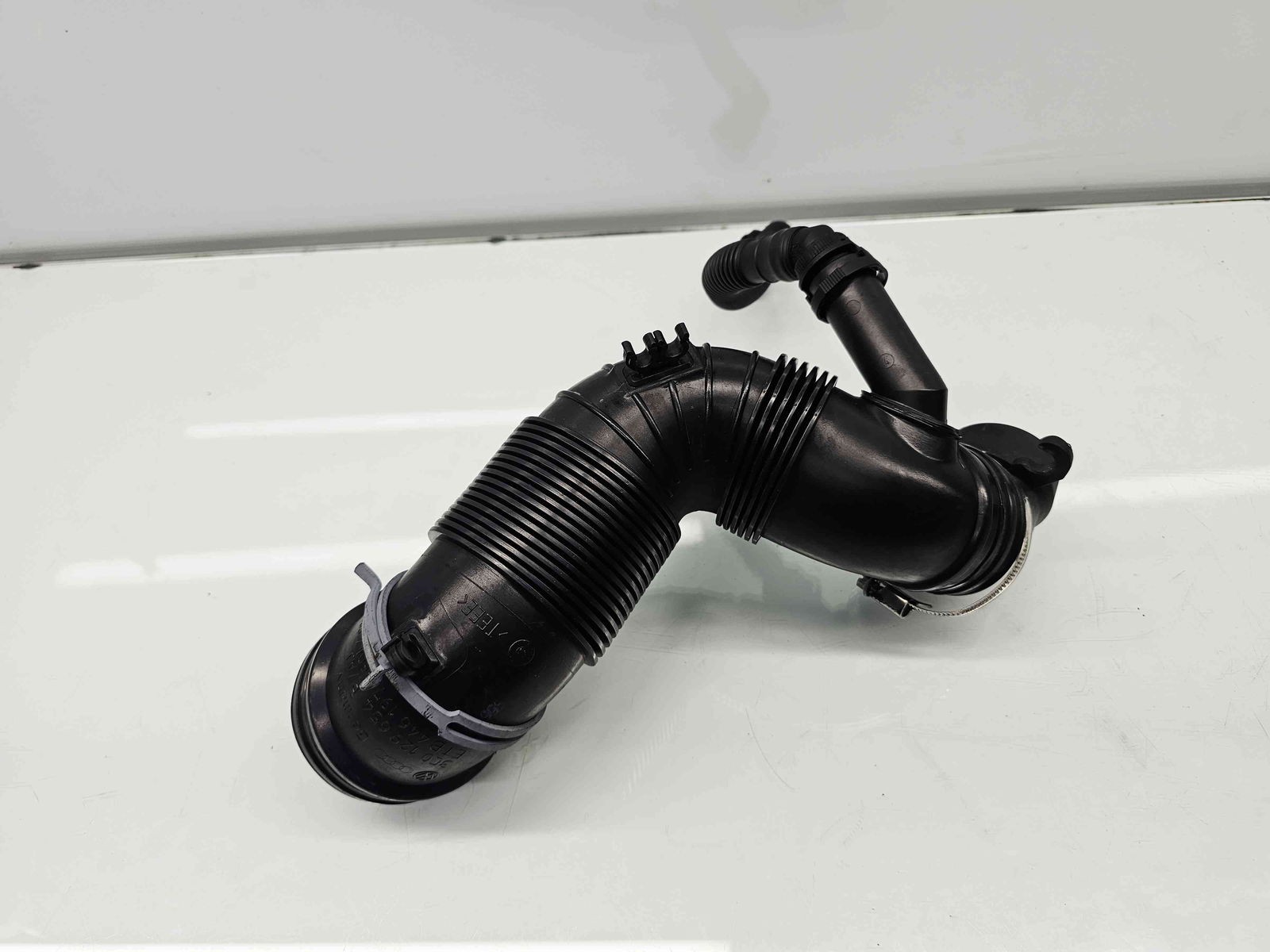 Tub admisie aer AUDI A3 (8P1) [Fabr 2003-2012] 3C0129654P 2.0 TDI CFGC 130KW / 177CP - imagine 1