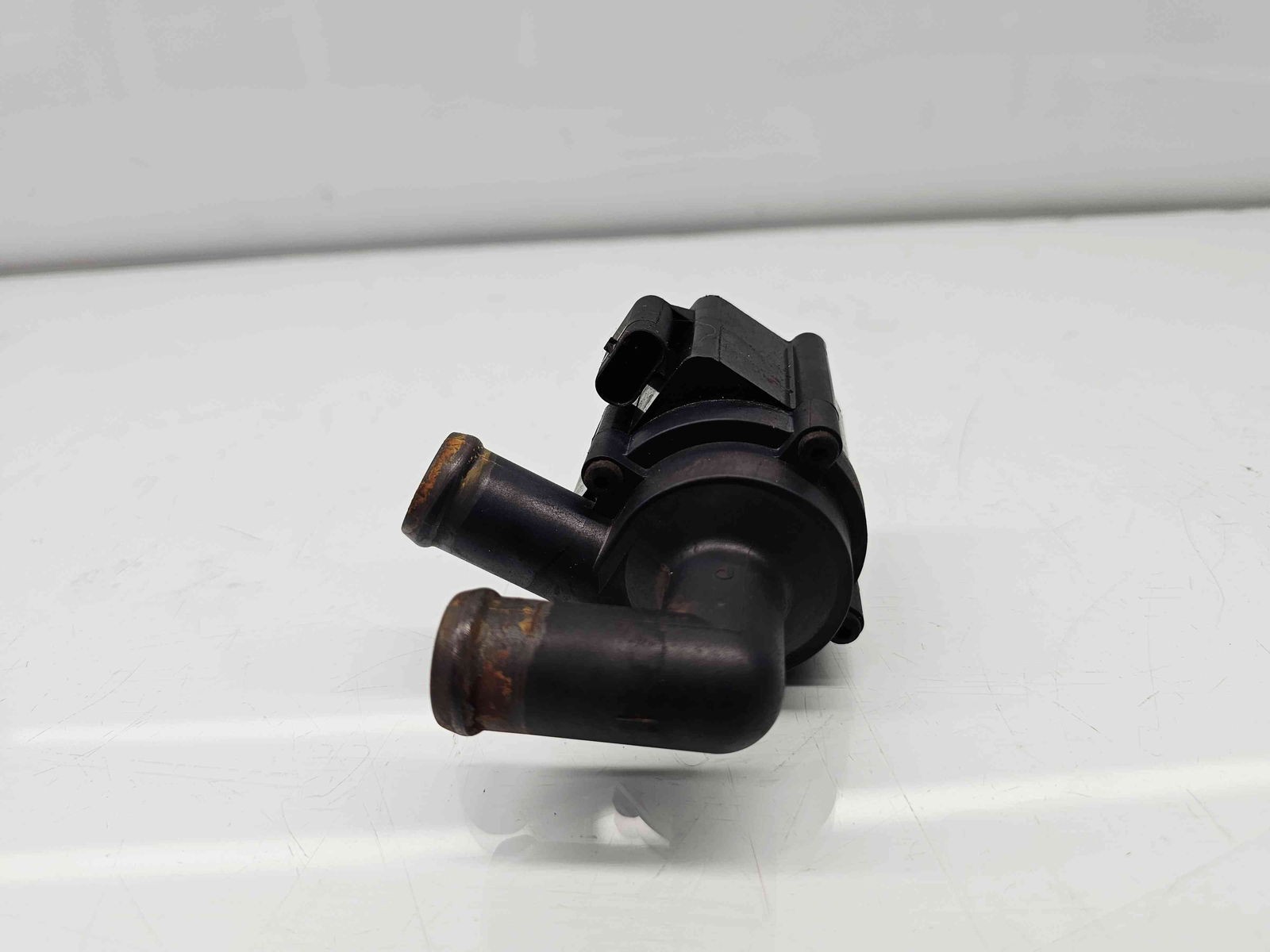 Pompa recirculare apa Skoda Superb II (3T4) [Fabr 2008-2015] 5N0965561 1.6 TDI CAYC 77KW / 105CP - imagine 3