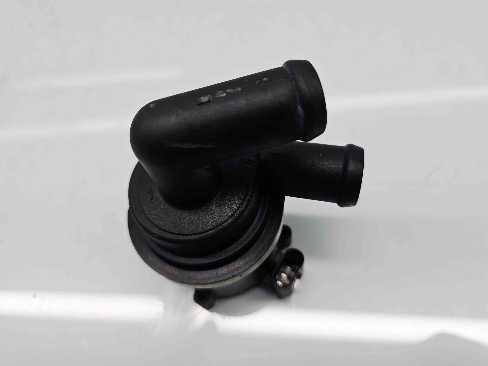 Pompa recirculare apa Skoda Superb II (3T4) [Fabr 2008-2015] 5N0965561A 2.0 TDI CFGC 130KW / 177CP - imagine 3