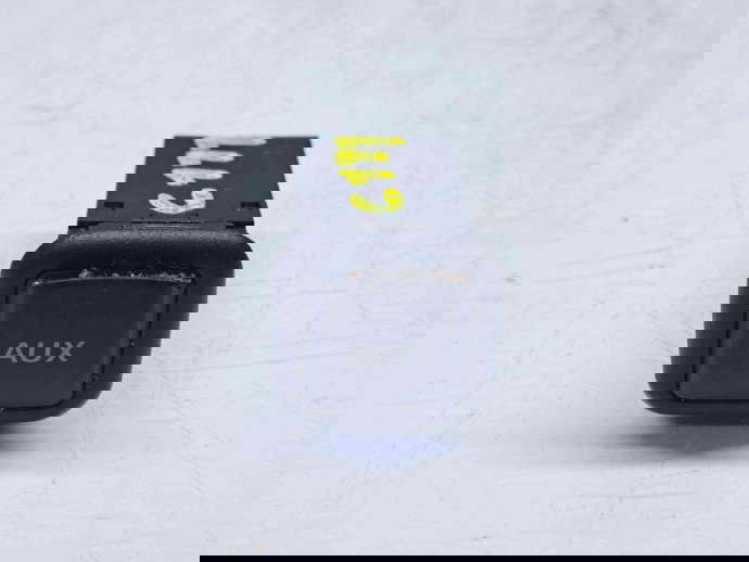  Conector auxiliar USB Audi A4 (8K2, B8) [Fabr 2008-2015] A1695450004