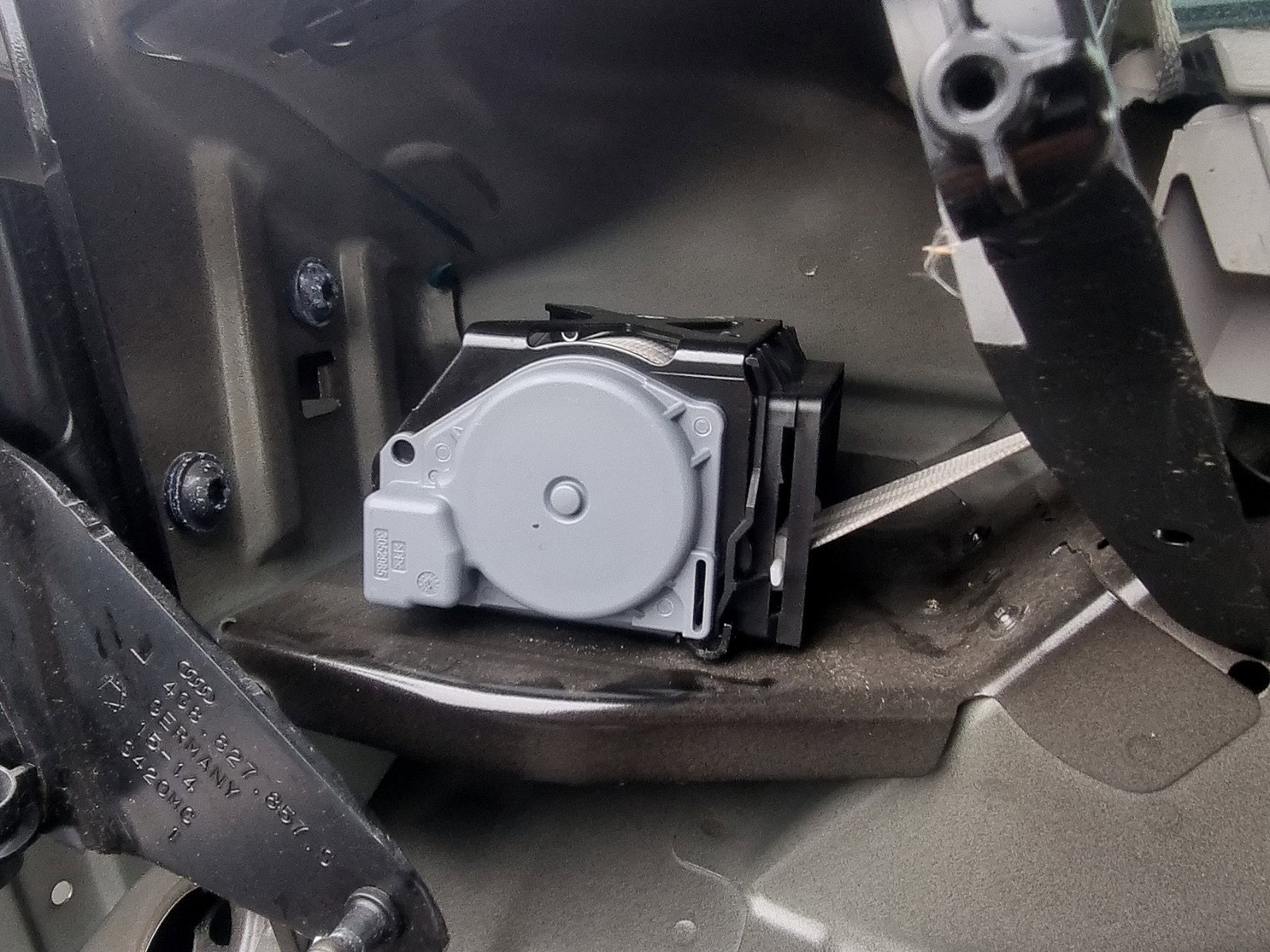 Centura stanga spate AUDI A7 (4GA) Sportback [Fabr 2011-2017] 4.0 TFSI CEUC 309KW / 420CP - imagine 2