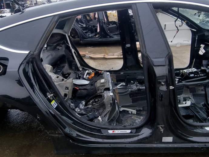 Cheder usa dreapta spate AUDI A7 (4GA) Sportback [Fabr 2011-2017] 4.0 TFSI CEUC 309KW / 420CP