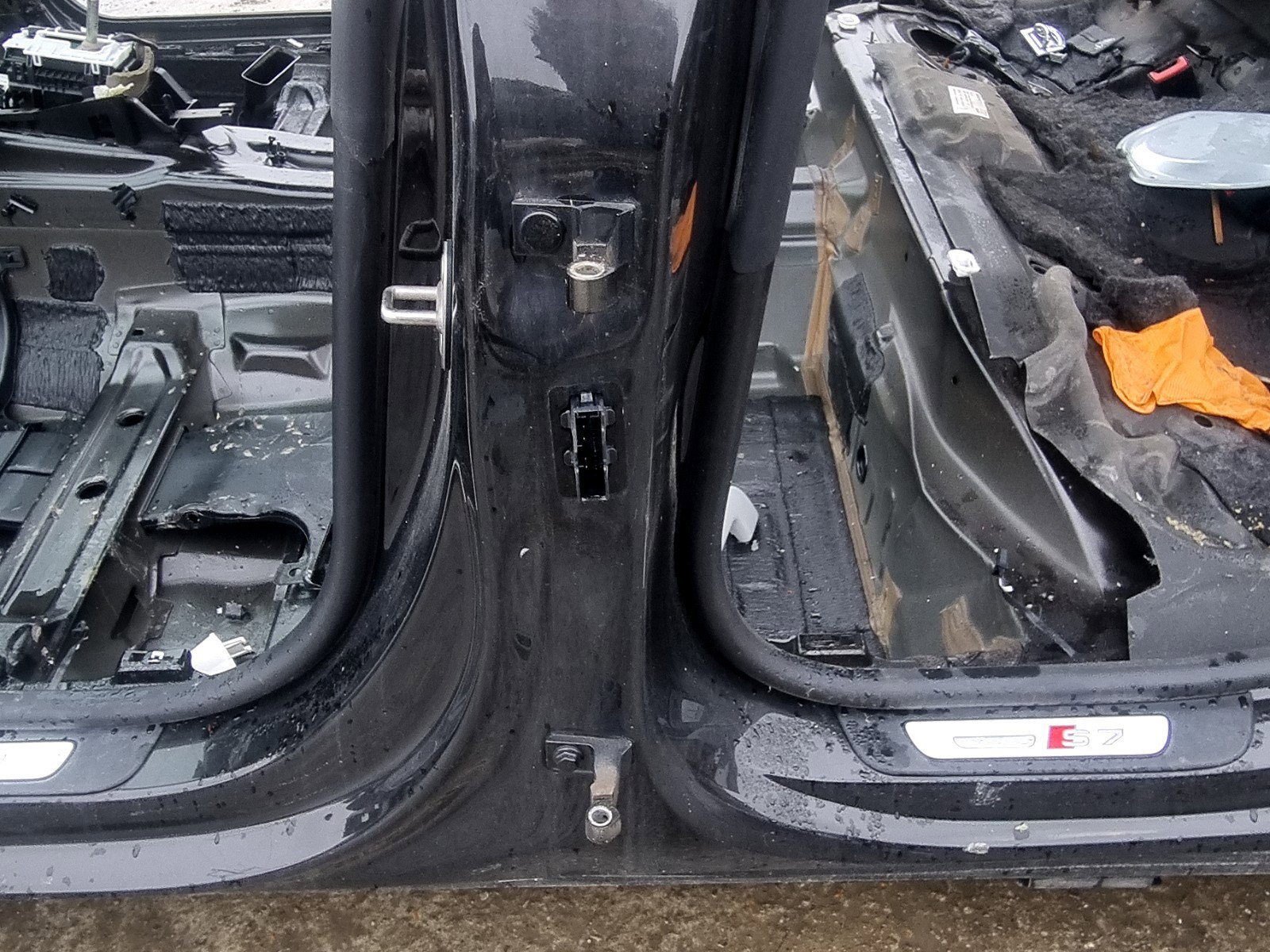 Set balamale usa stanga spate AUDI A7 (4GA) Sportback [Fabr 2011-2017] 4.0 TFSI CEUC 309KW / 420CP