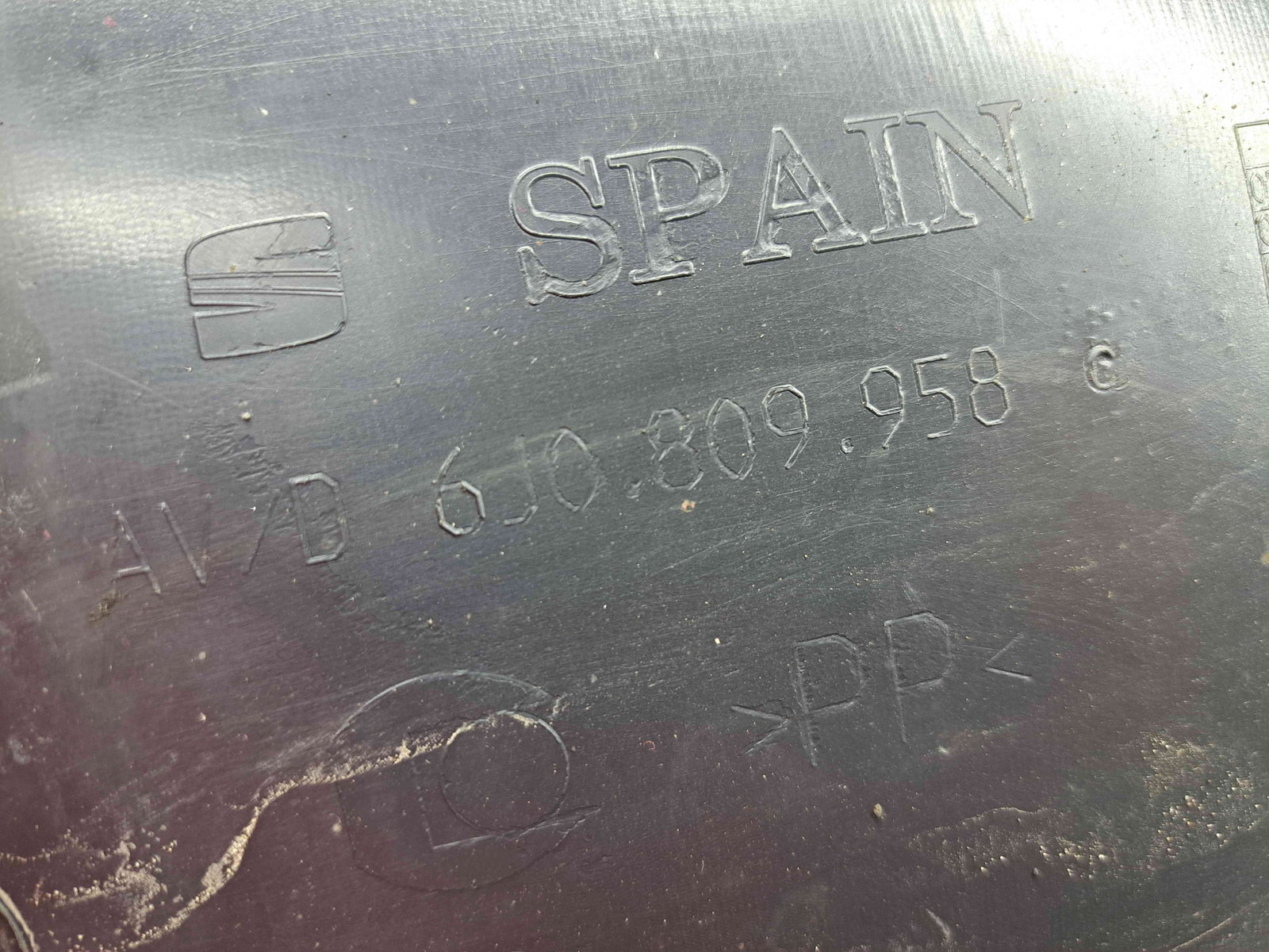 Carenaj roata dreapta fata Seat Ibiza 5 (6J5) FR [Fabr 2008-2017] 6J0809958 - imagine 4