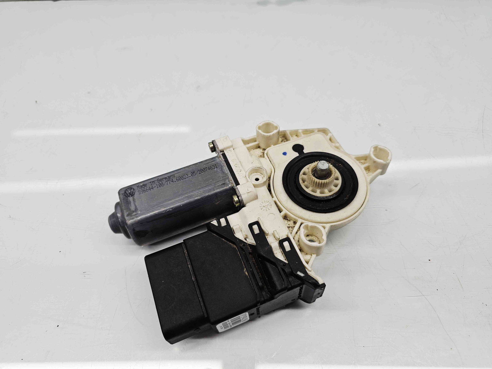 Motoras geam dreapta spate Volkswagen Touran (1T1, 1T2) [Fabr 2003-2010] 1K0959704B