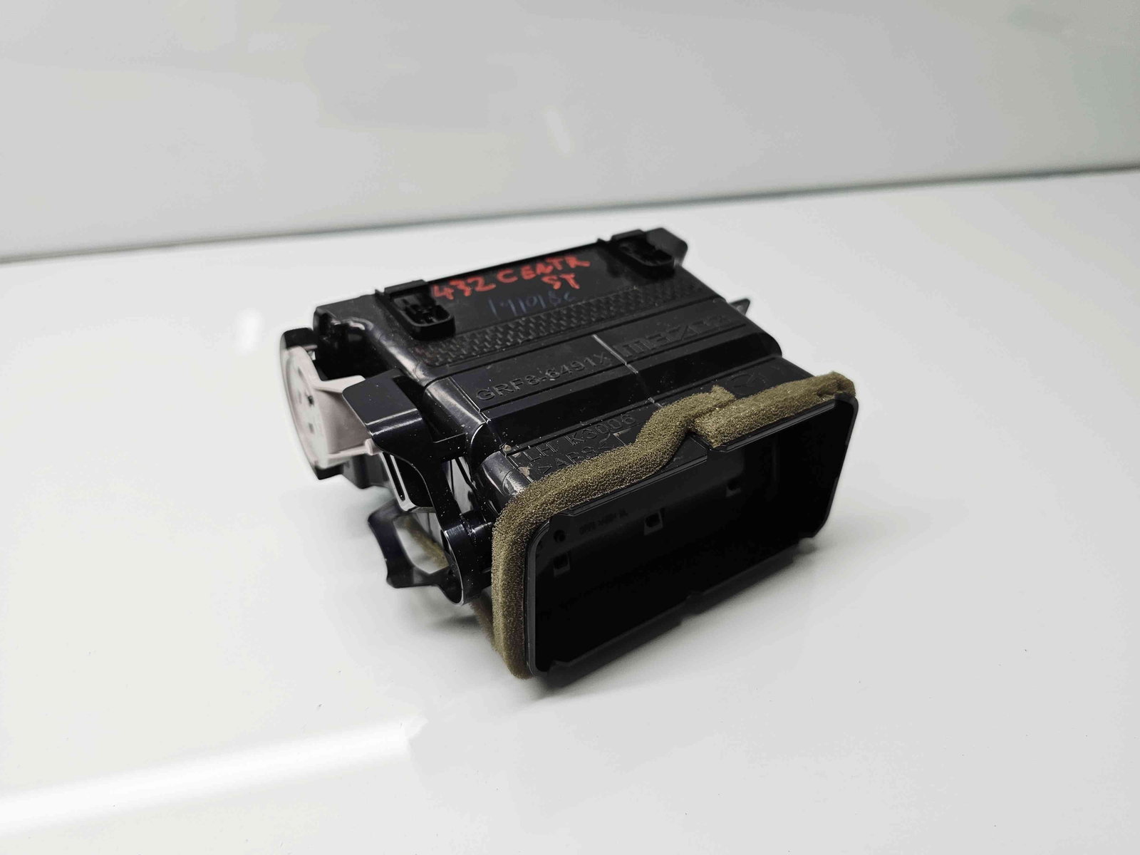 Grila aerisire centrala MAZDA 6 (GJ1) Facelift [Fabr 2018-2021] GRF8-6491X - imagine 2