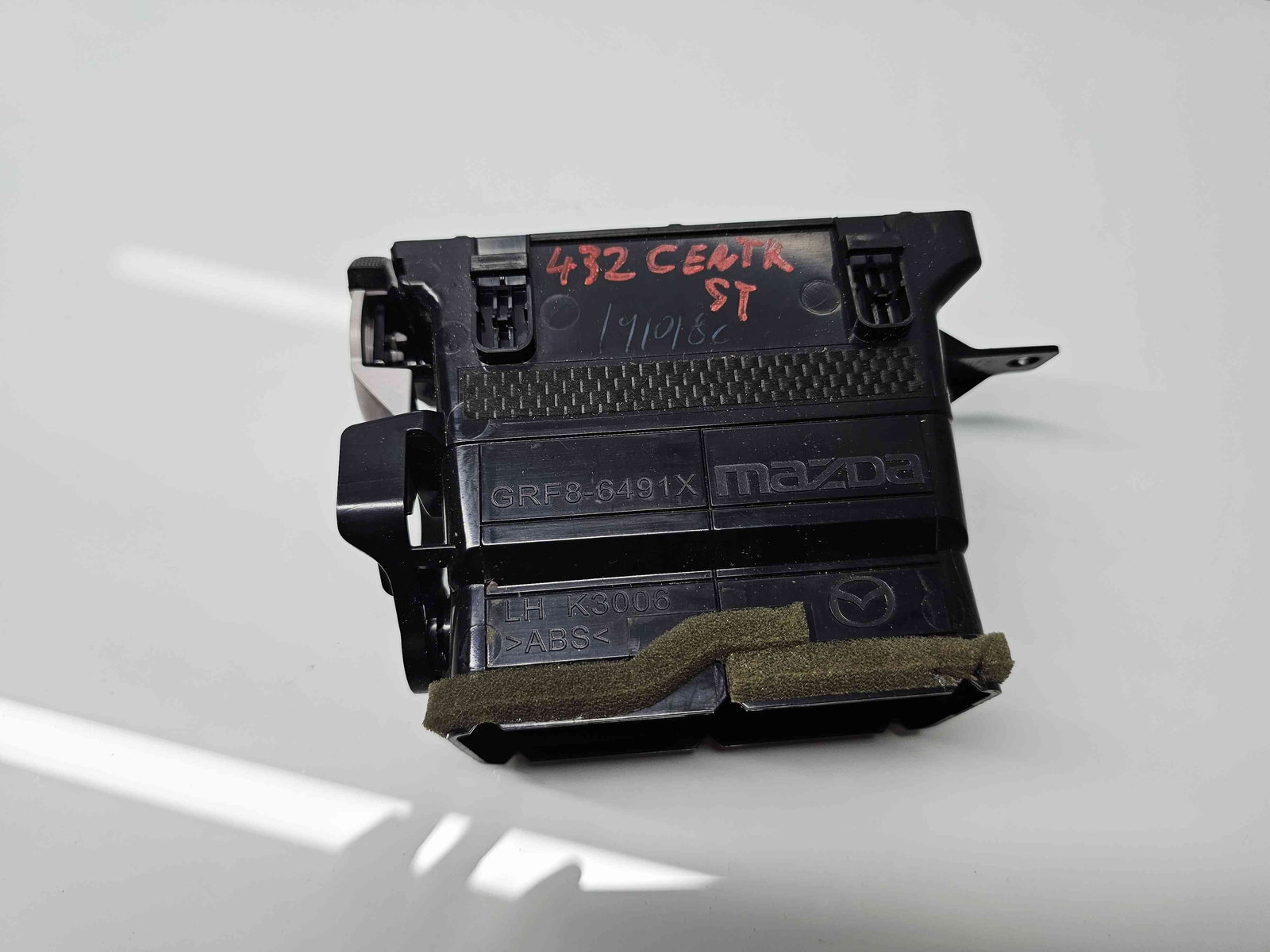 Grila aerisire centrala MAZDA 6 (GJ1) Facelift [Fabr 2018-2021] GRF8-6491X - imagine 3