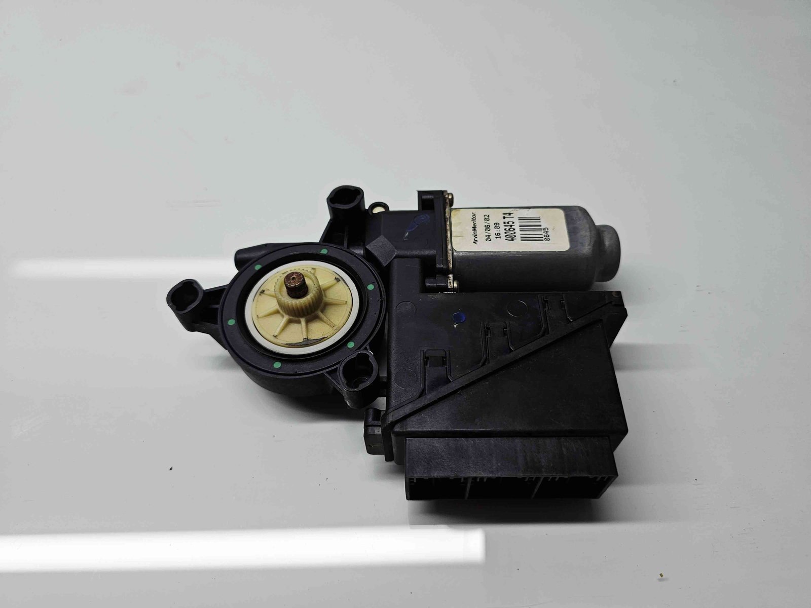 Motoras geam stanga fata Volkswagen Polo (9N) [Fabr 2001-2008] 6Q2959802A
