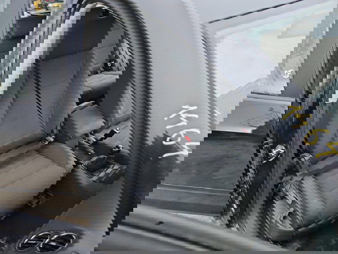  Scaun dreapta fata Volkswagen Golf 5 Plus (5M1) [Fabr 2005-2008] OEM