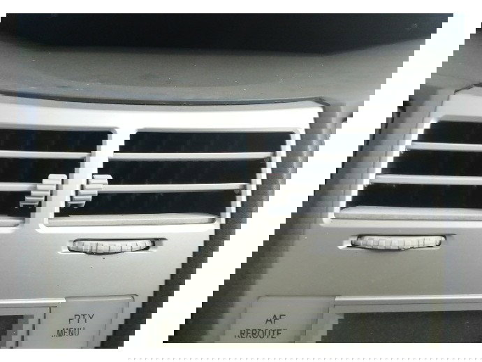 Grila aerisire centrala Toyota Yaris 1.4 Diesel OEM 2005-2011