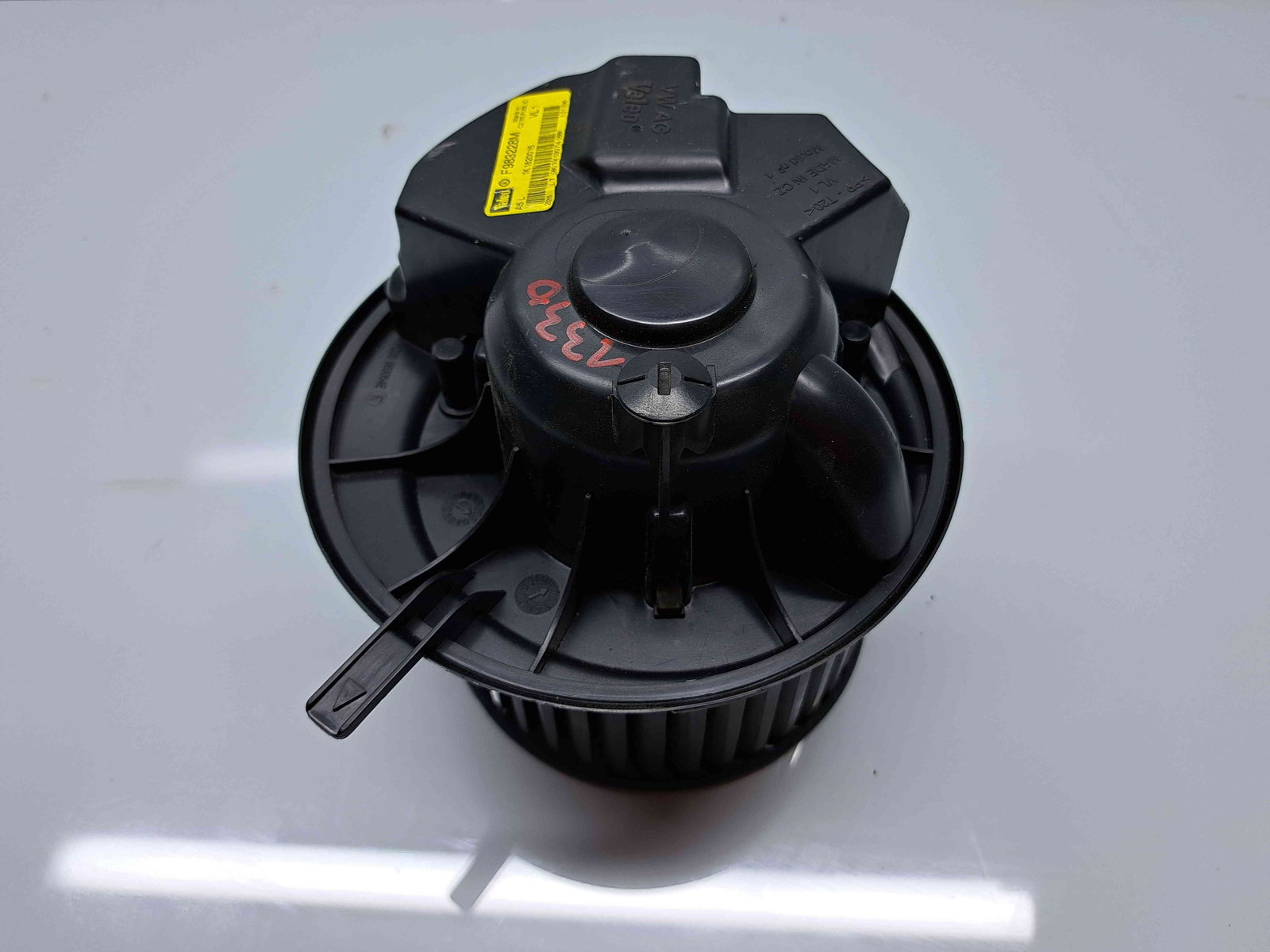 Aeroterma bord Volkswagen Golf 5 (1K1) [Fabr 2004-2008] 1K1820015 - imagine 1