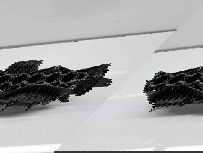 Galerie admisie Volvo V40 II Rdesign [Fabr 2013-2019] 31431777 2.0 Benz B4204T 90KW / 122CP