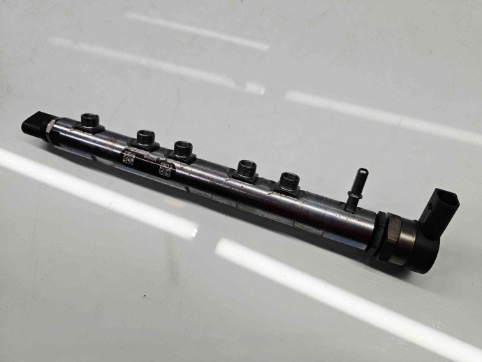 Rampa injectoare Bmw 1 (F20) [Fabr 2011-2017] 8514166 2.0 N47D 85KW / 116CP